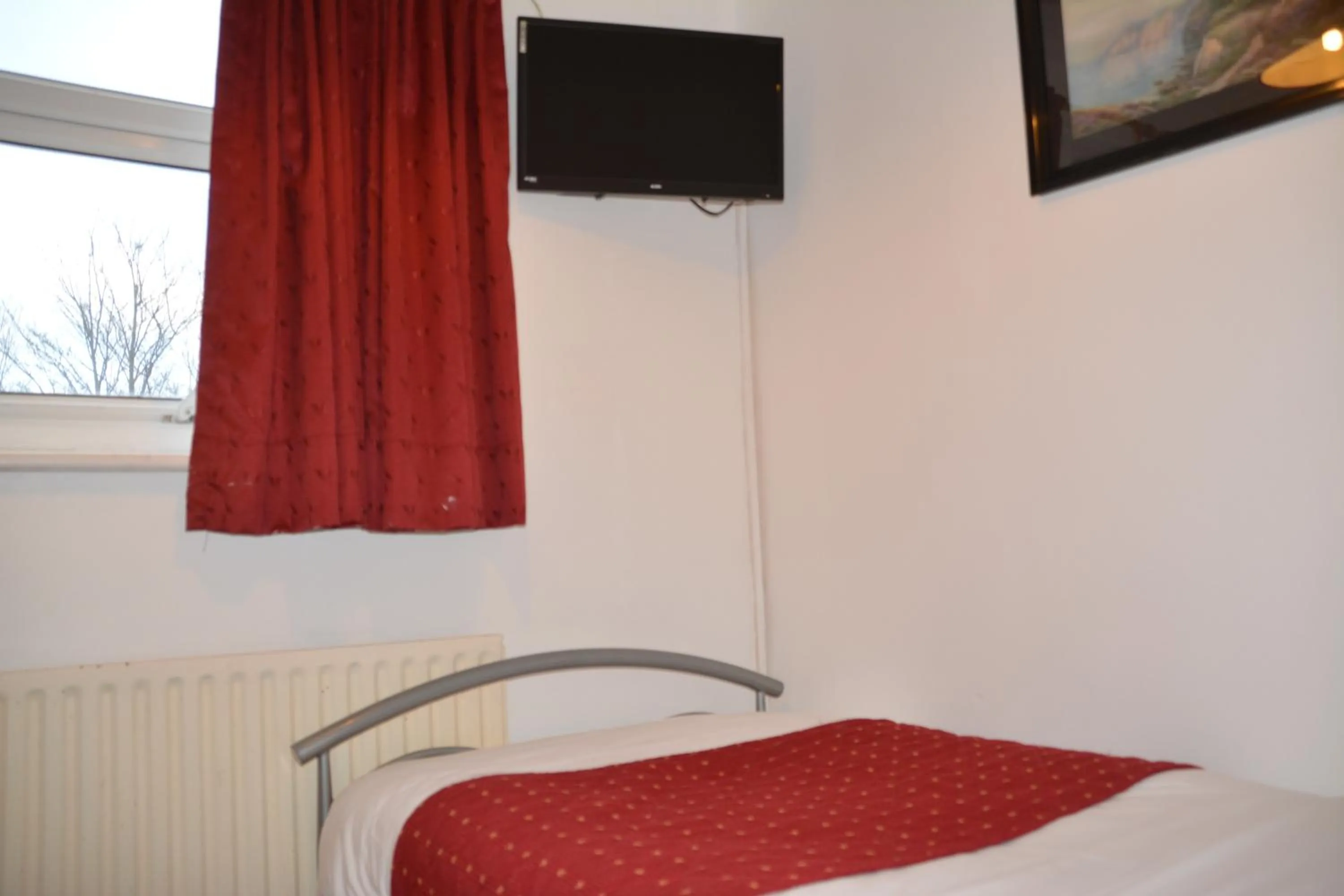 Bedroom, Bed in Bow Guest House