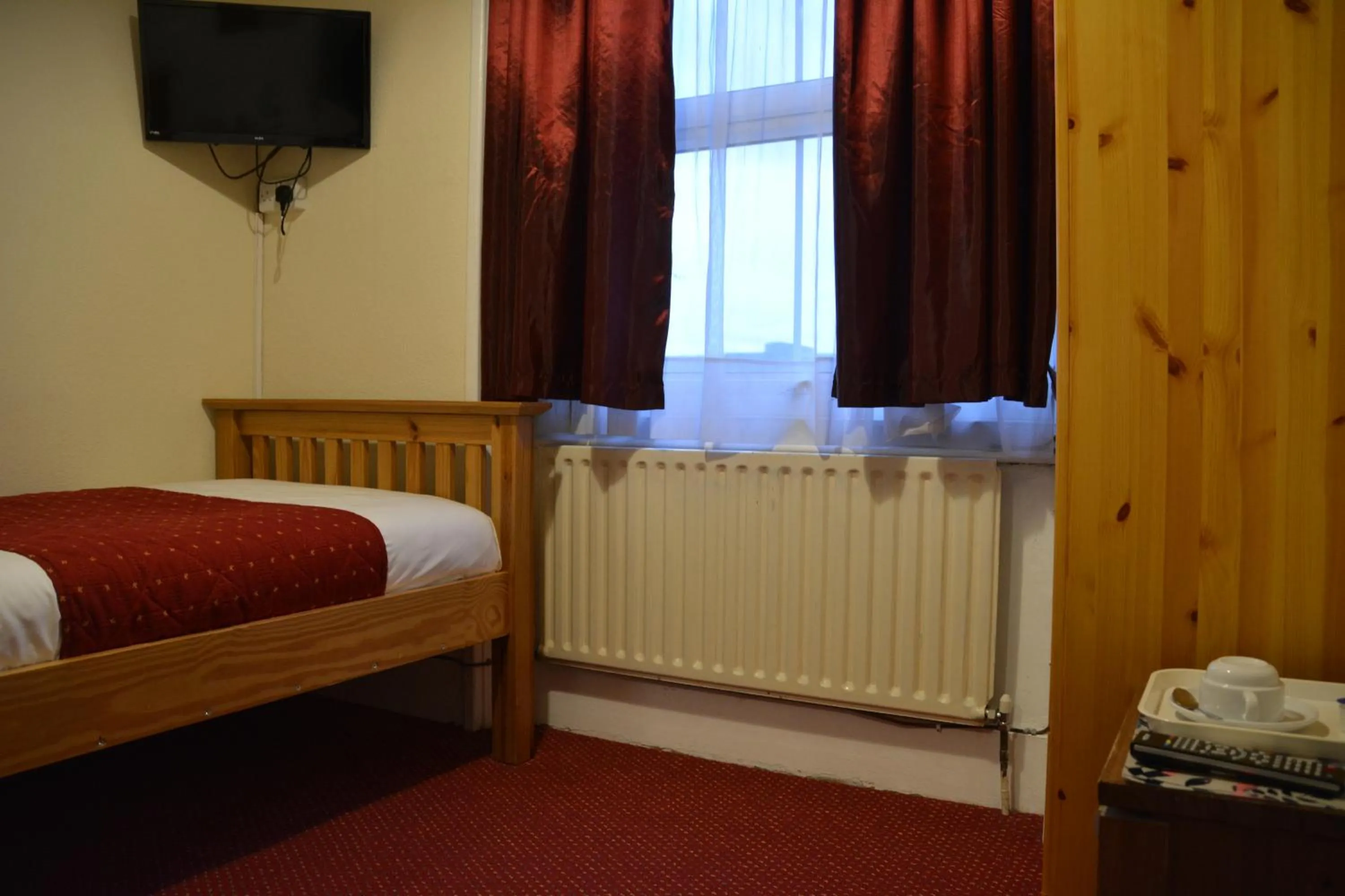 Bedroom, Bed in Bow Guest House