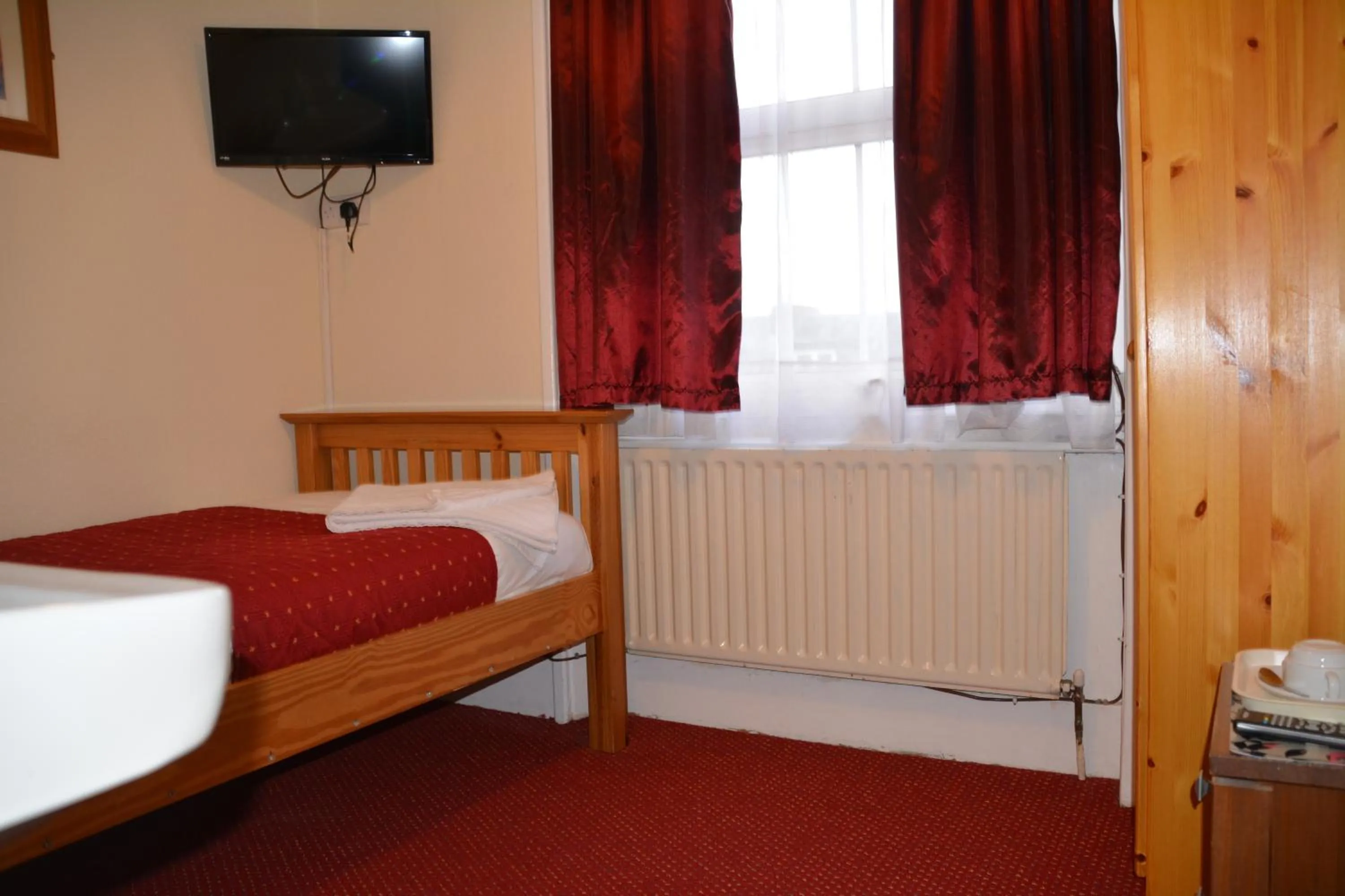 Bedroom, Bed in Bow Guest House