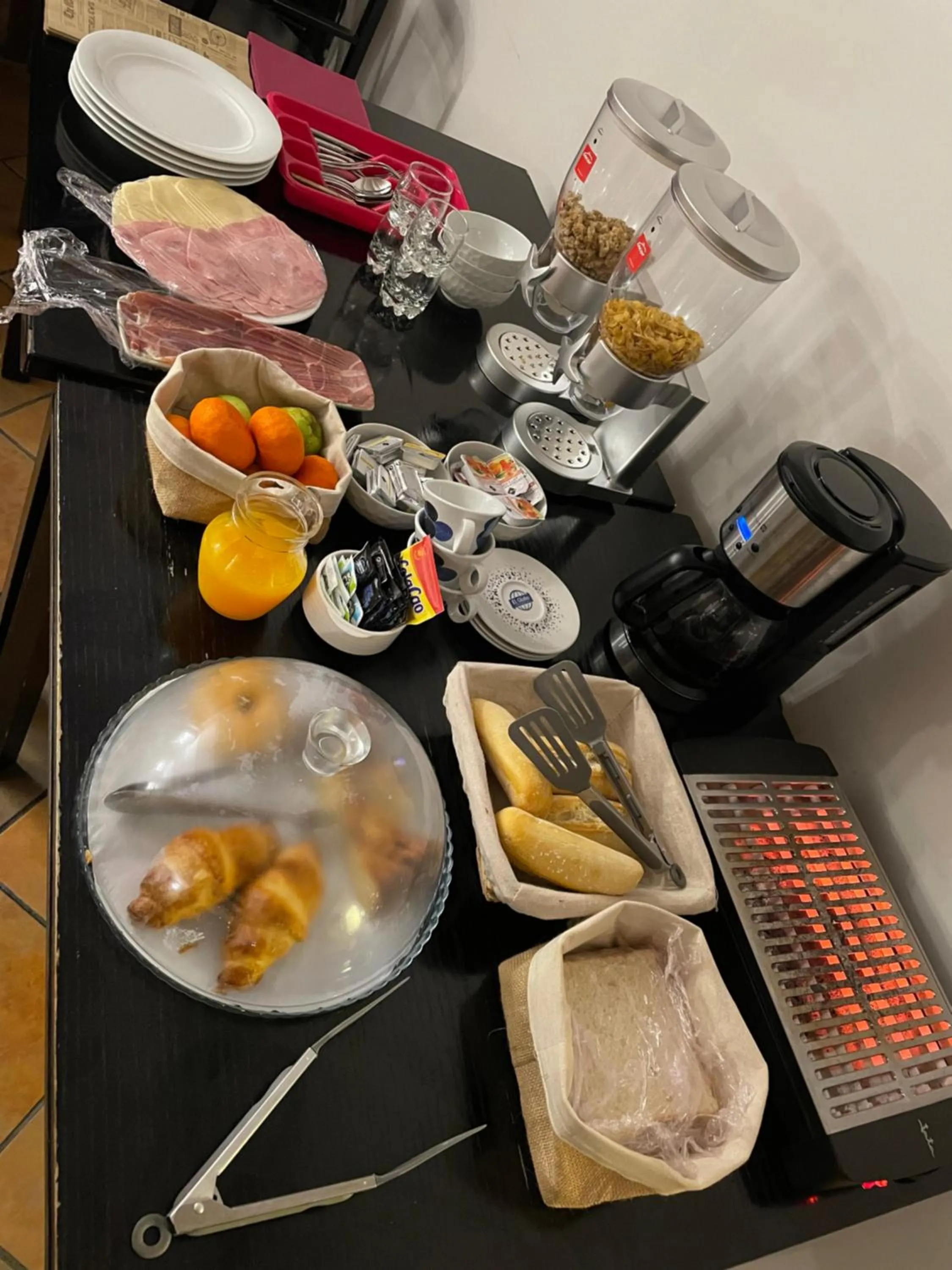 Coffee/tea facilities in Hotel Castillo Valdés Salas