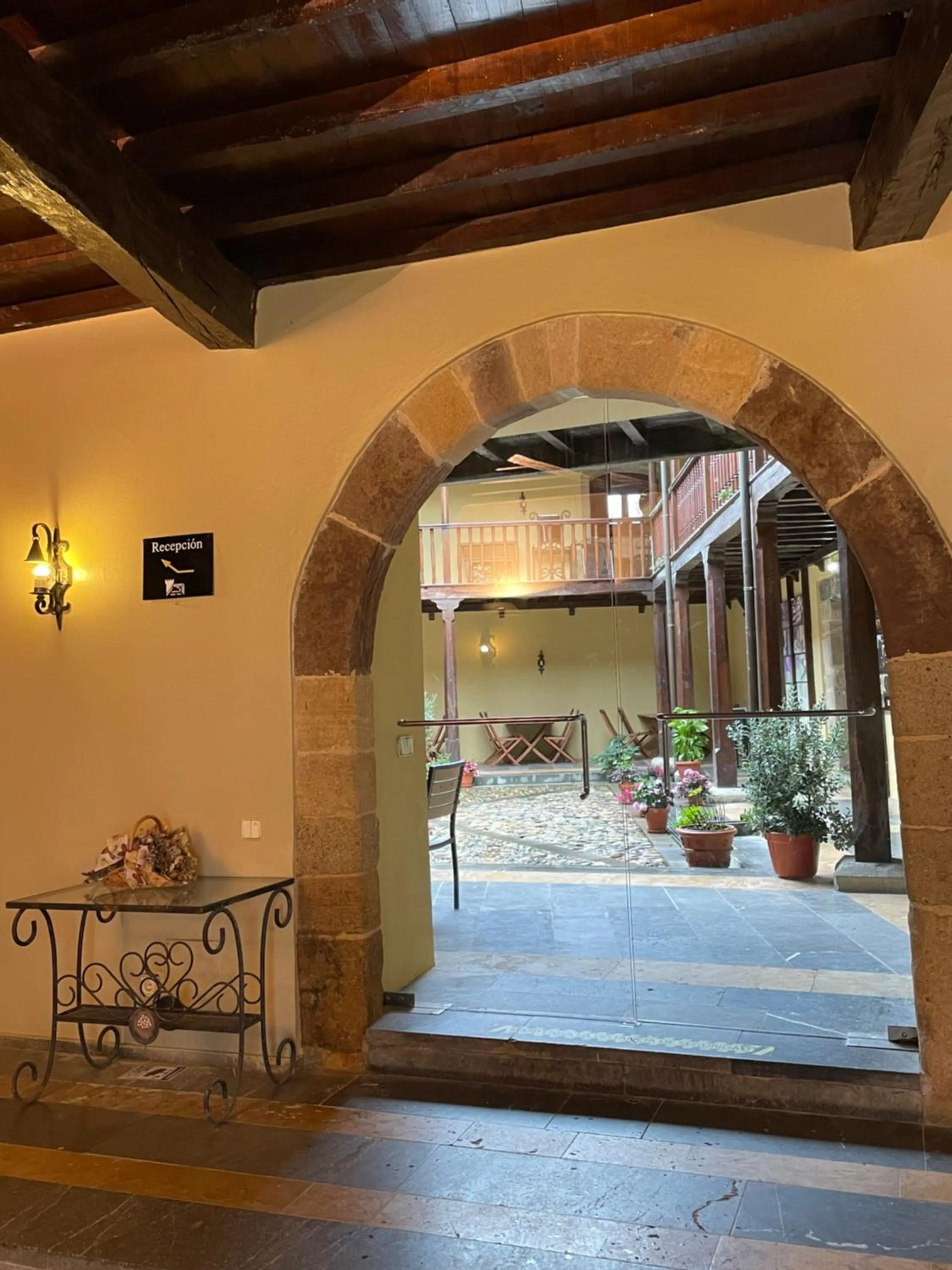 Facade/entrance in Hotel Castillo Valdés Salas