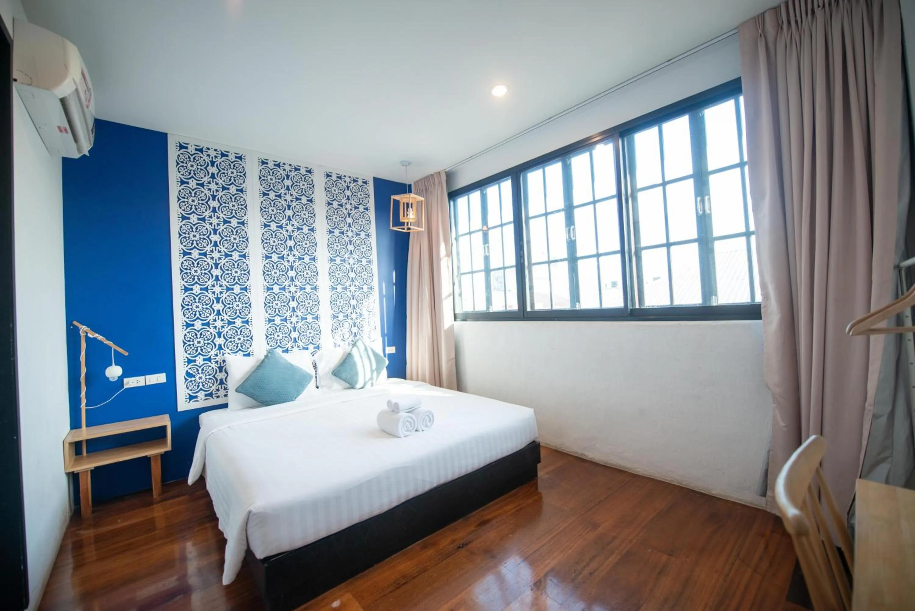 Bathroom, Bed in The Rommanee Classic Guesthouse