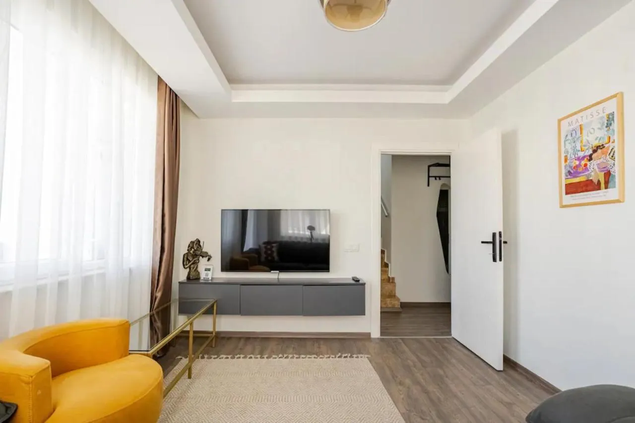 TV and multimedia in Sorta Hotel