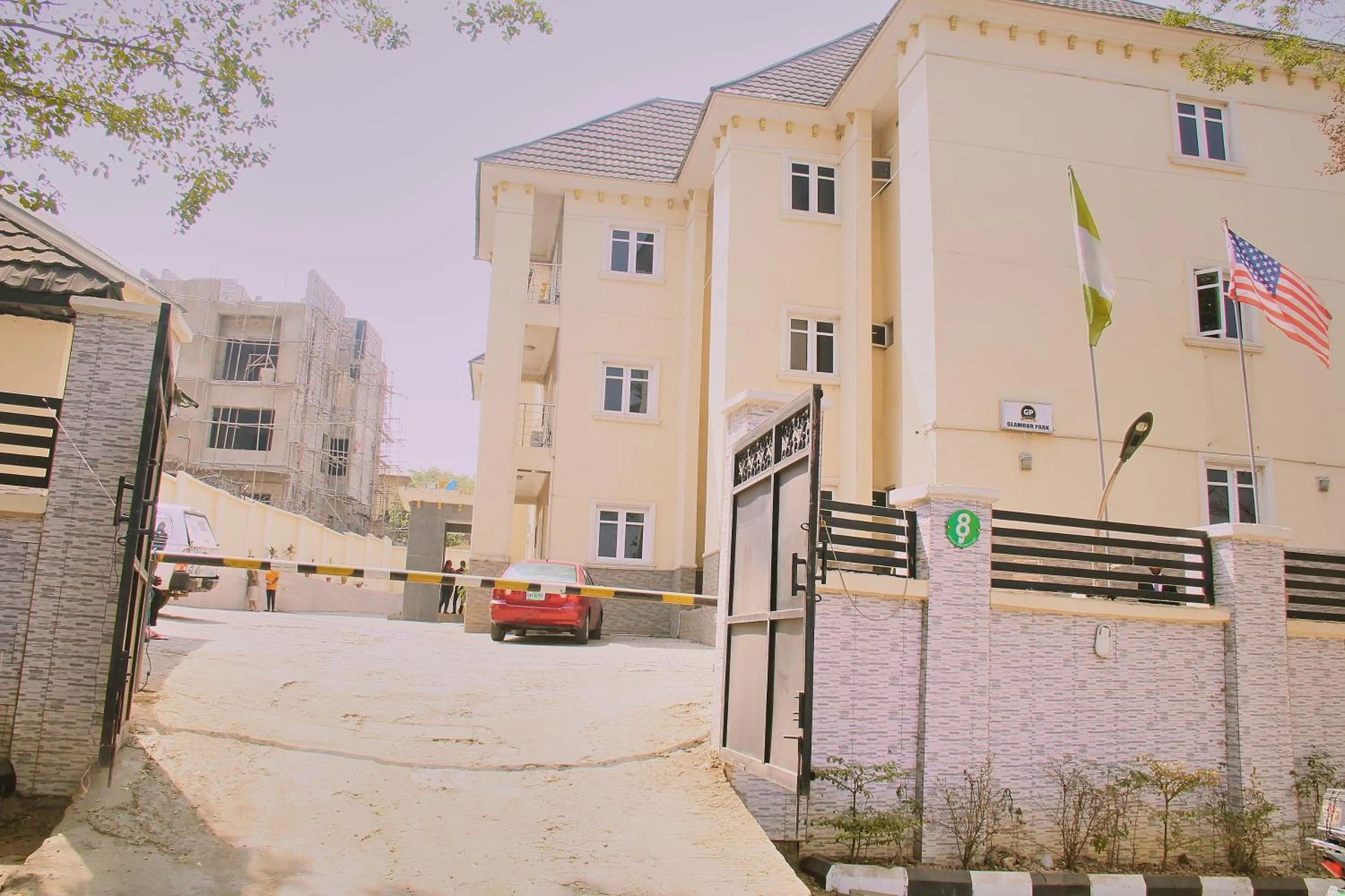 Glamour park hotel and apartment