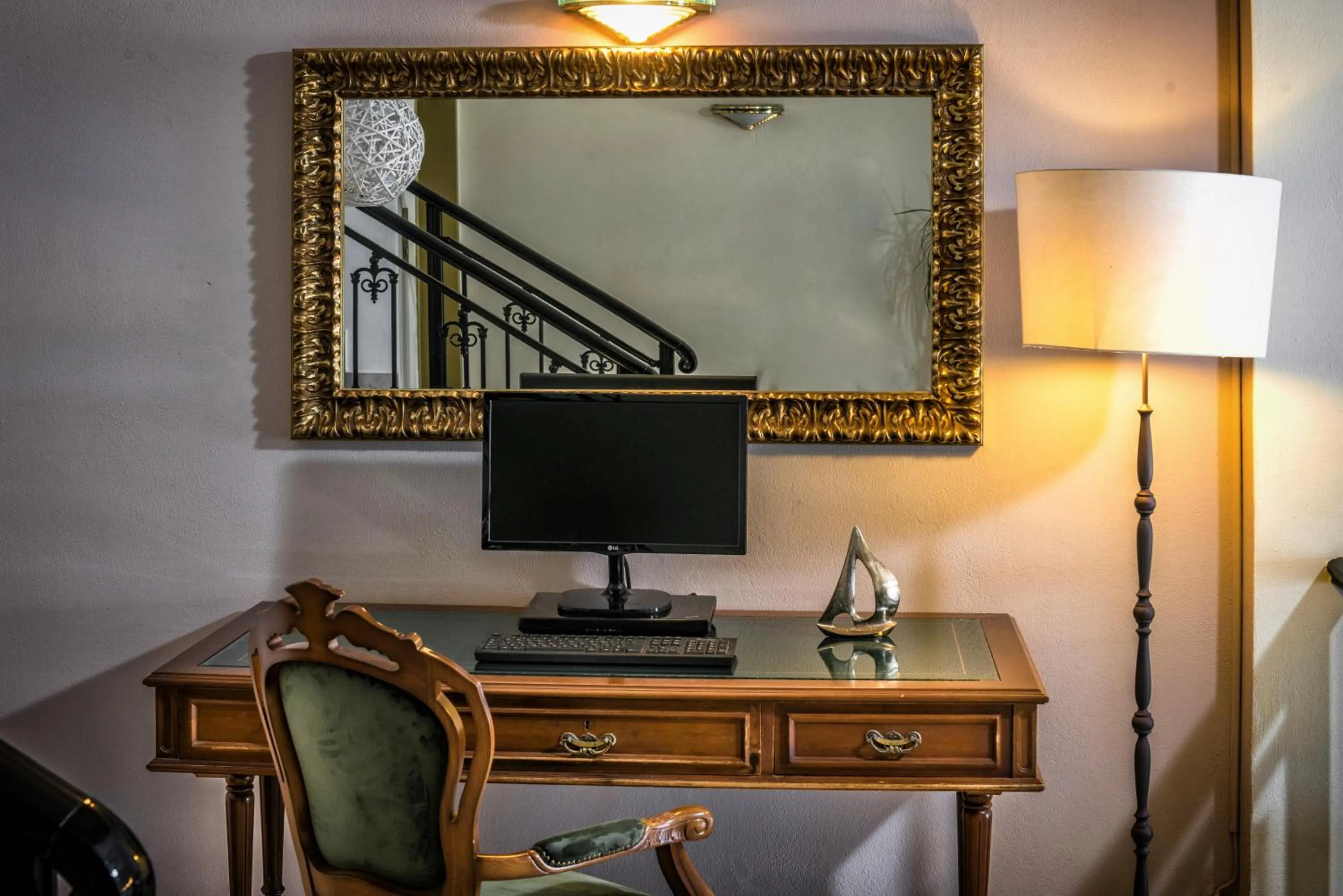 Lobby or reception in Hotel Matheo Villas & Suites