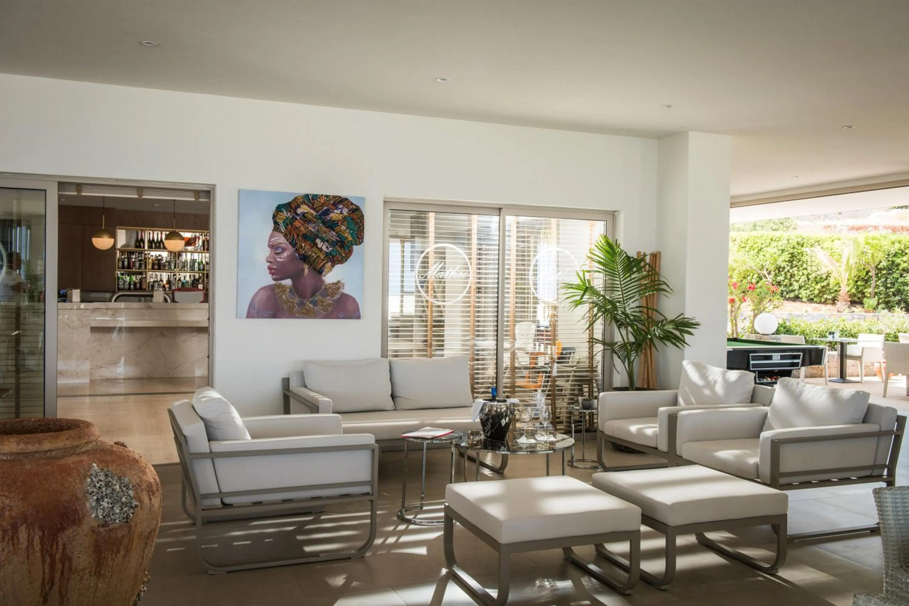 Lounge or bar in Hotel Matheo Villas & Suites