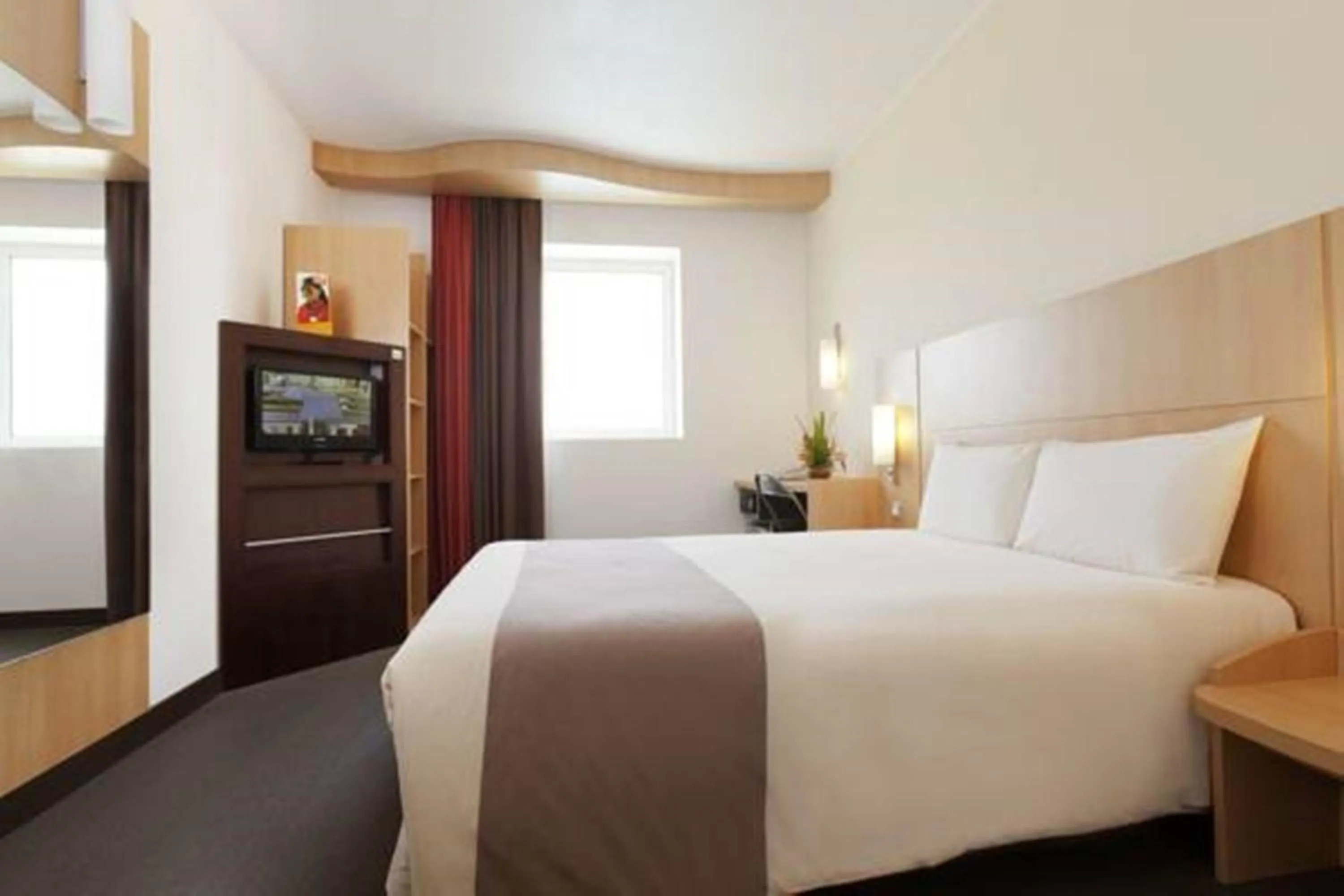 Photo of the whole room in Ibis Malabo