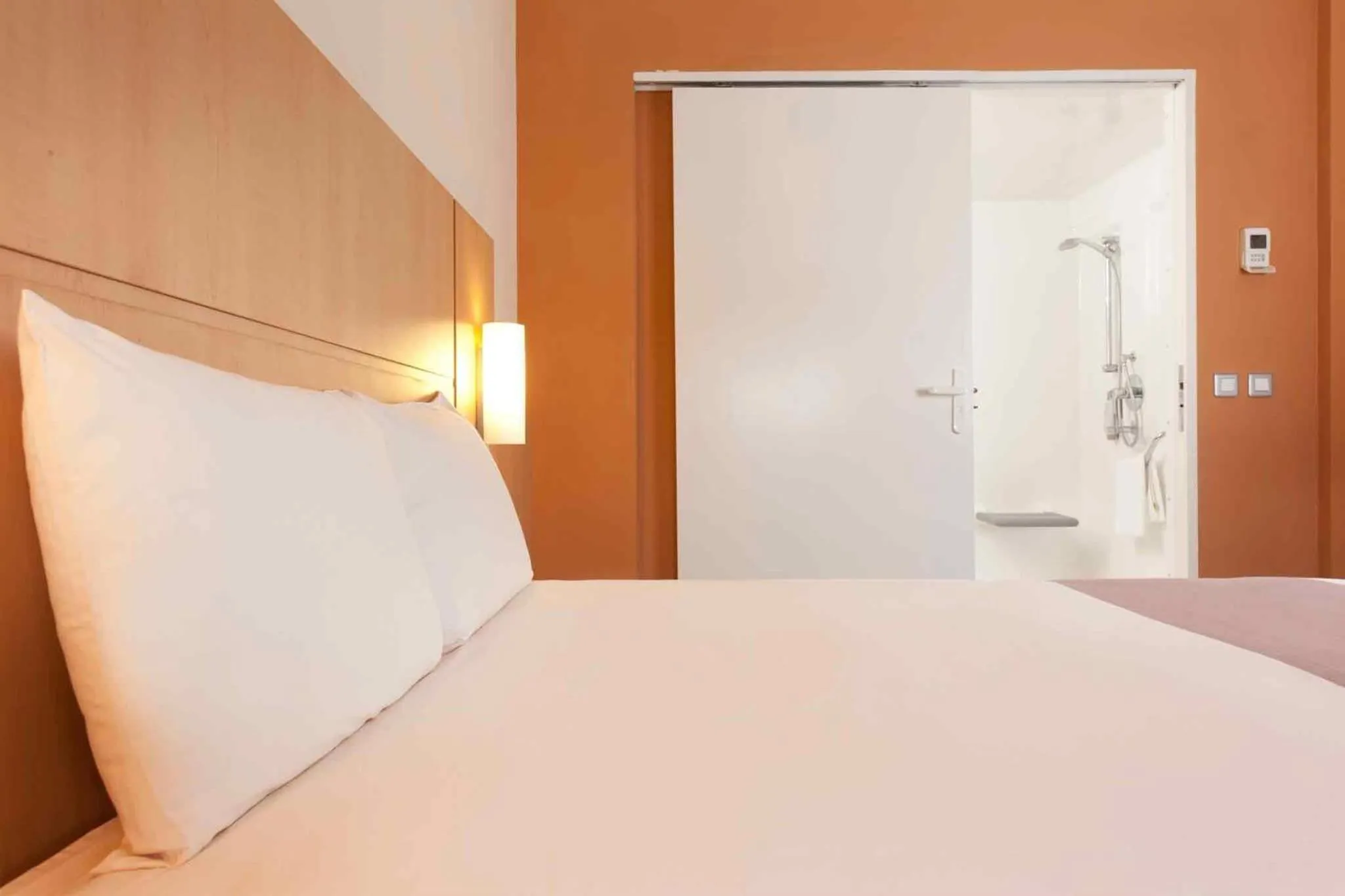 Bedroom in Ibis Malabo