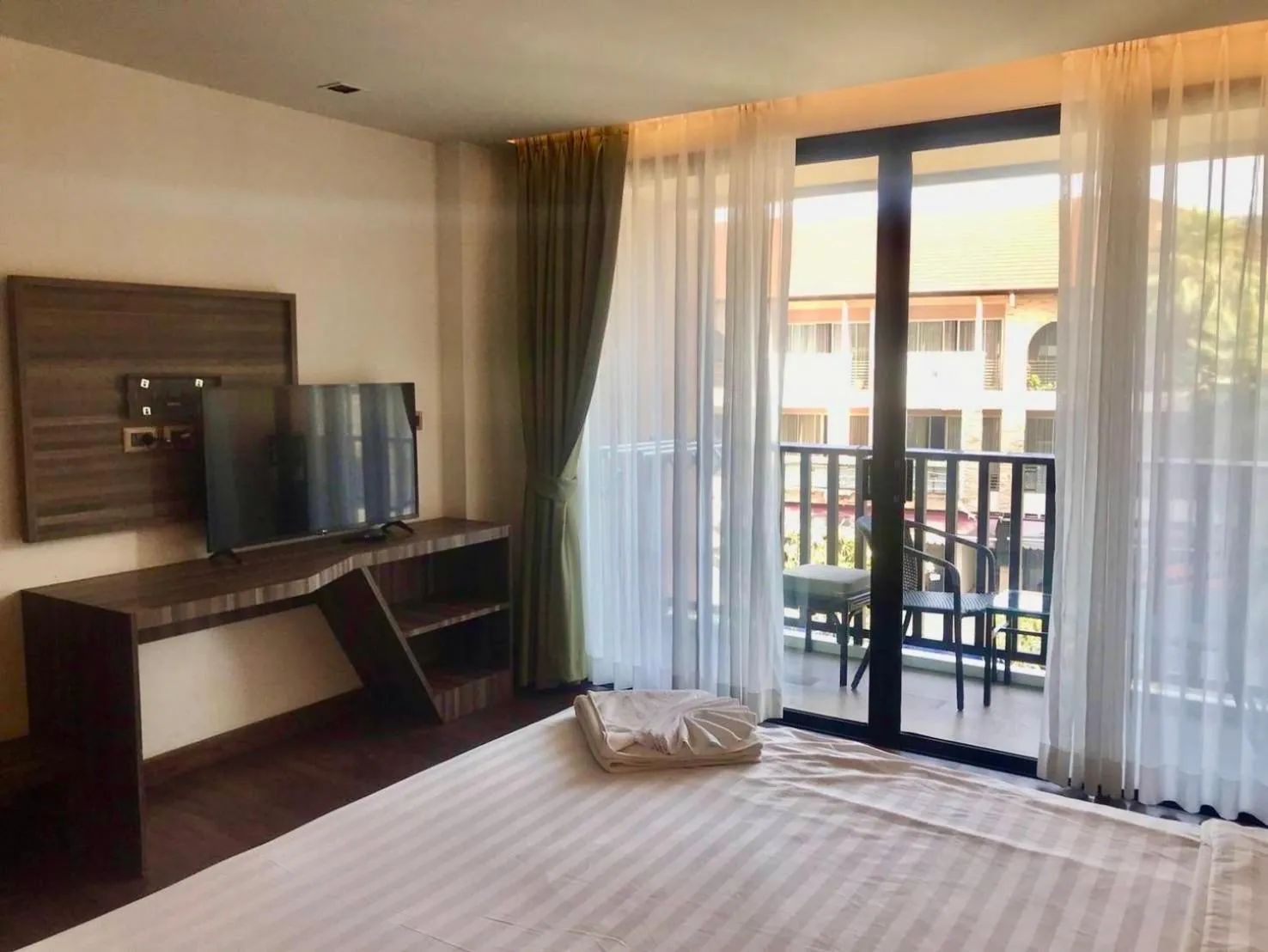 Bed in Kata Beach Guesthouse-The Beach Condo