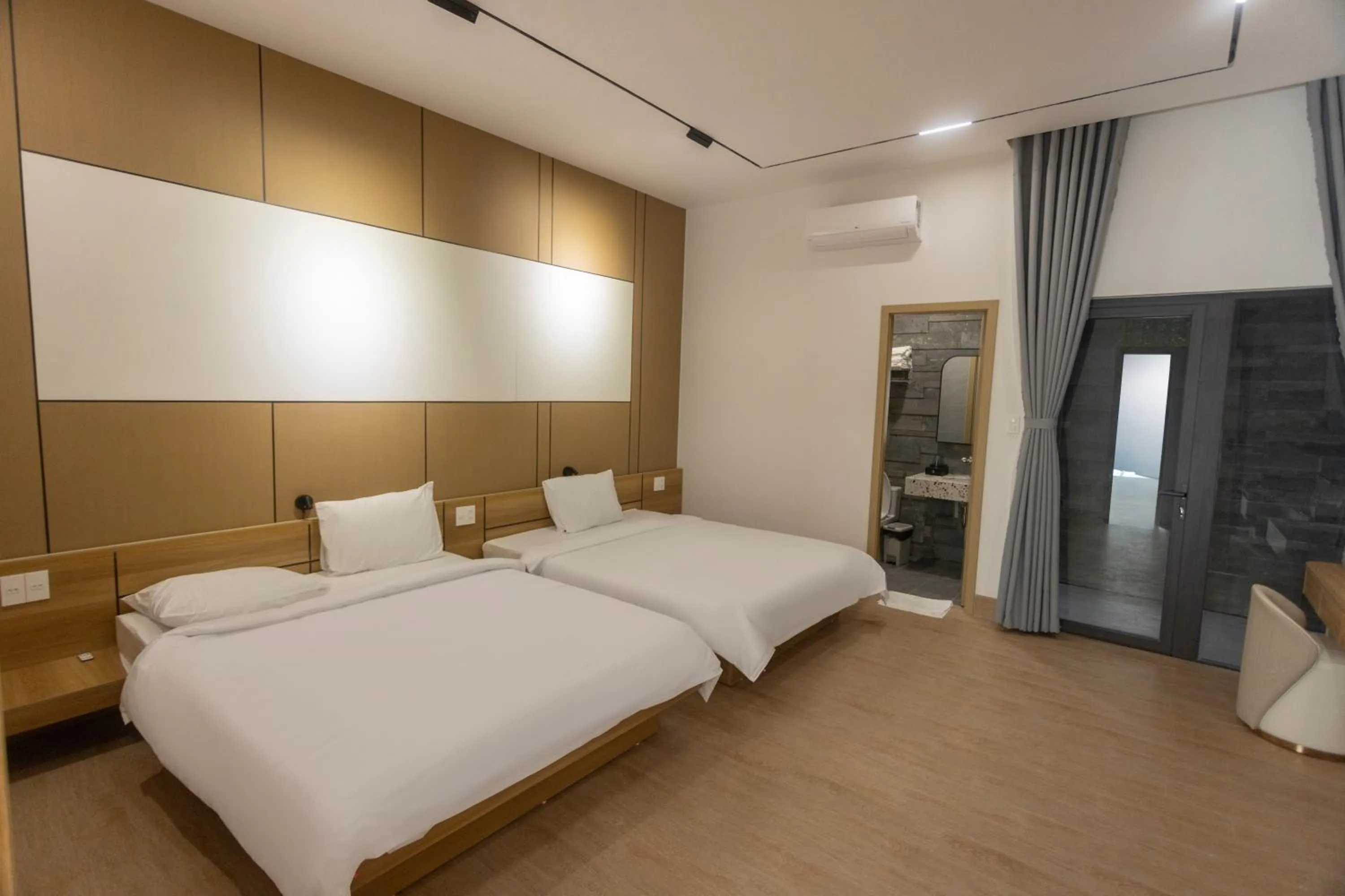 Bedroom, Bed in C&M Hotel