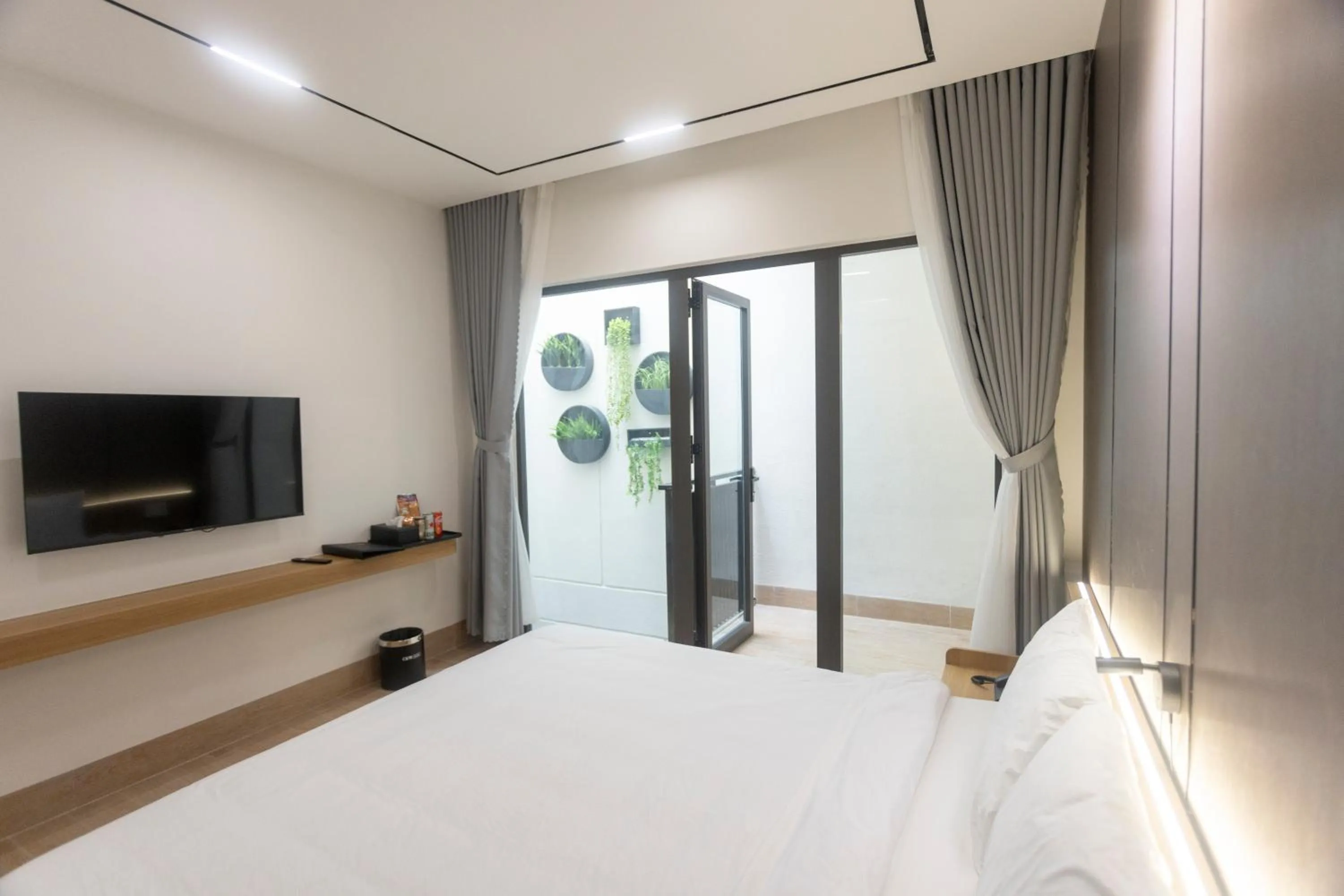 Bedroom, Bed in C&M Hotel