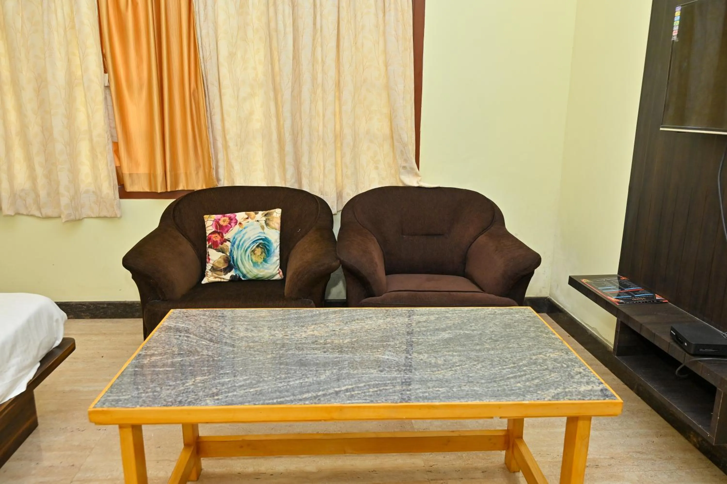 Seating area in NAVARATHNA International resort