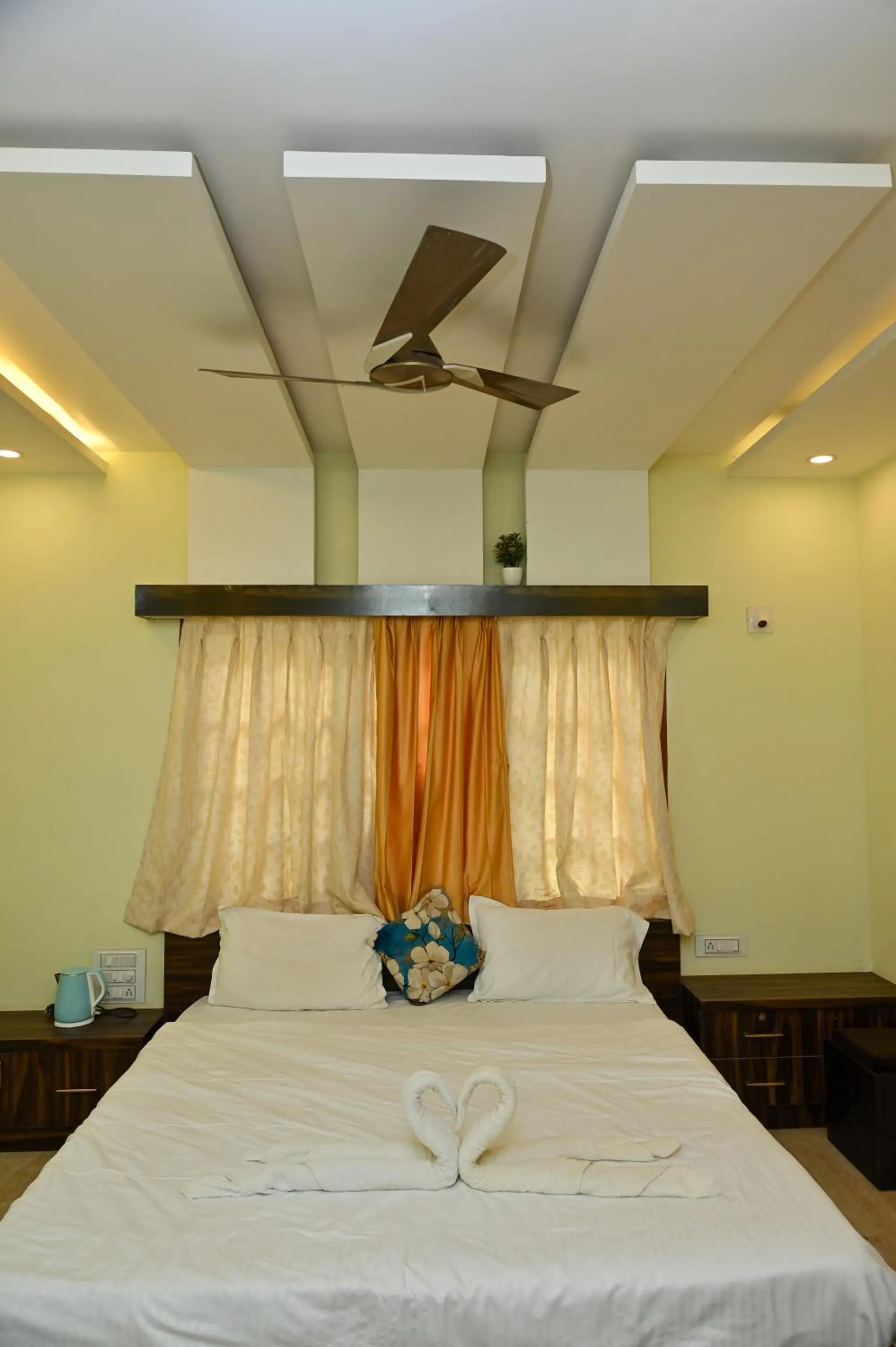 Bed in NAVARATHNA International resort