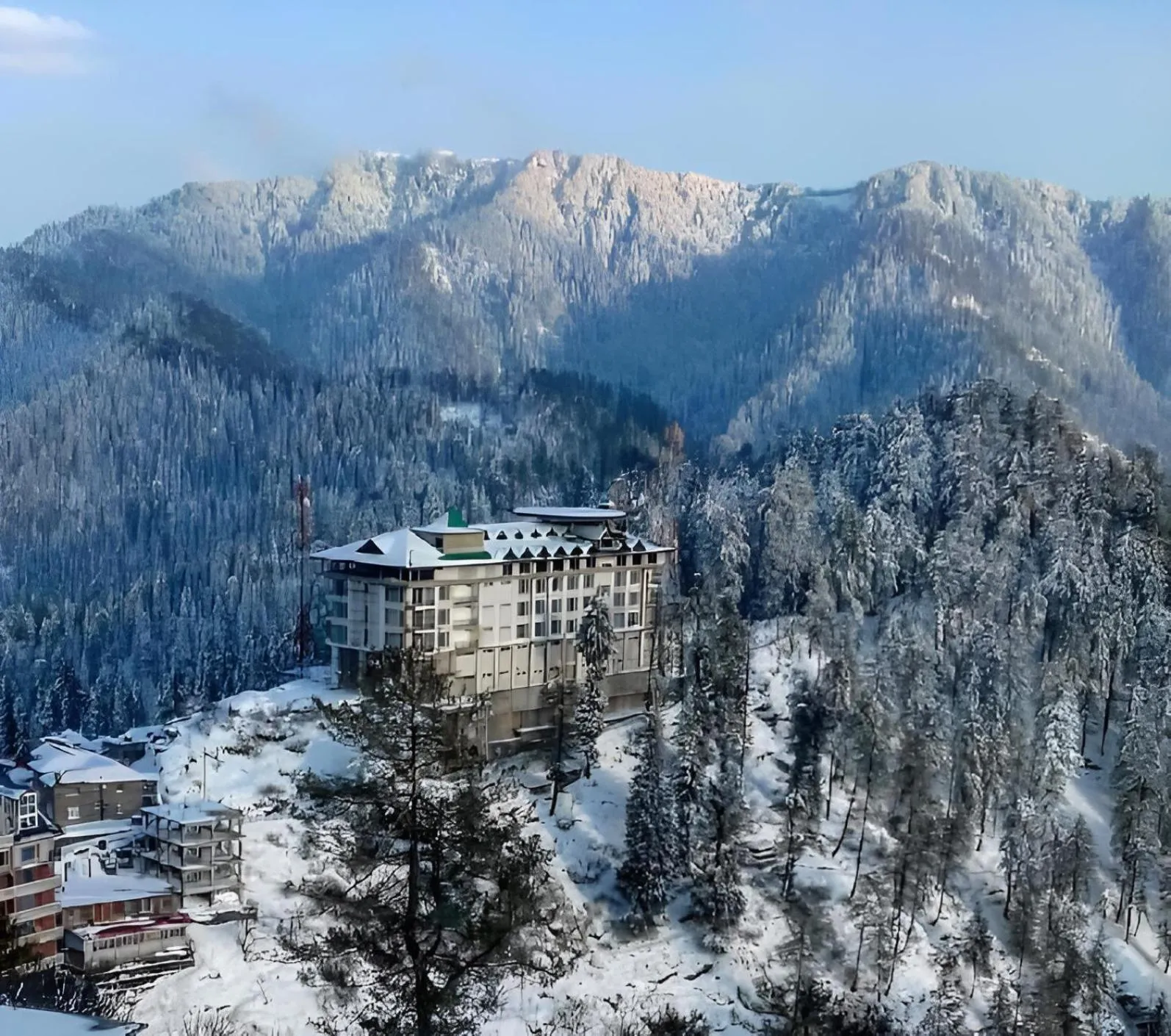 Property building in Hotel Greenberry Narkanda