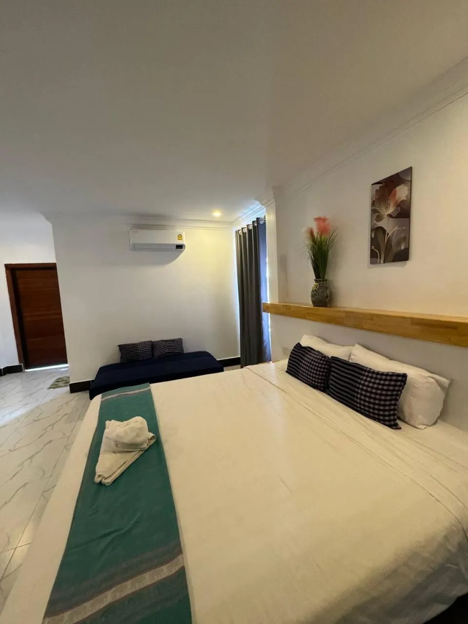 Photo of the whole room, Bed in SAMOT KHSACH RESORT ll