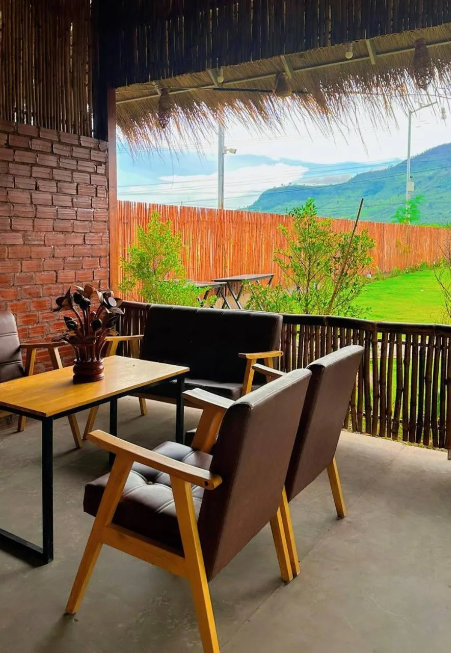 Restaurant/places to eat in SAMOT KHSACH RESORT ll