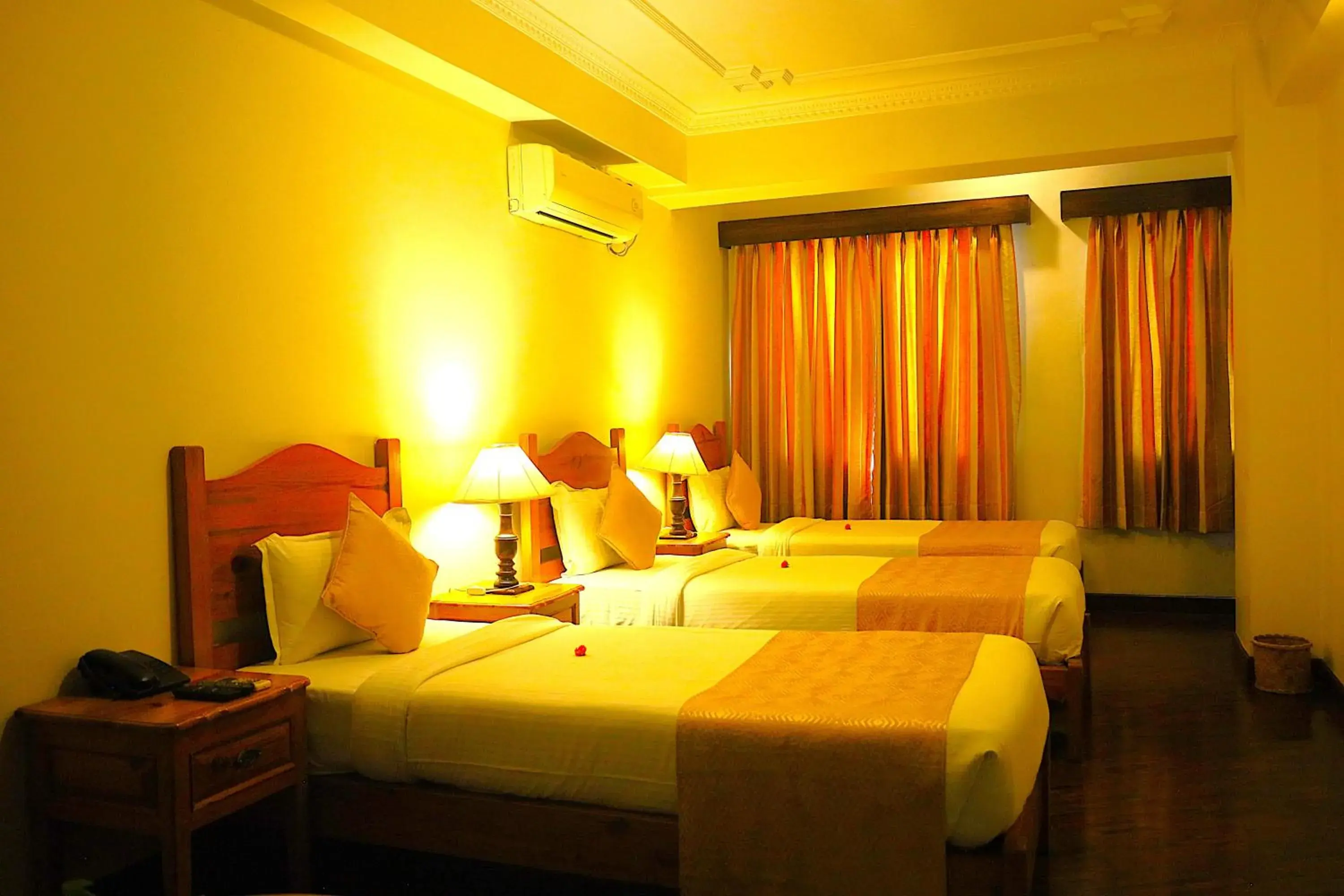 Luxury Triple Room in Hotel Holy Himalaya Luxury Triple Room in Hotel Holy Himalaya