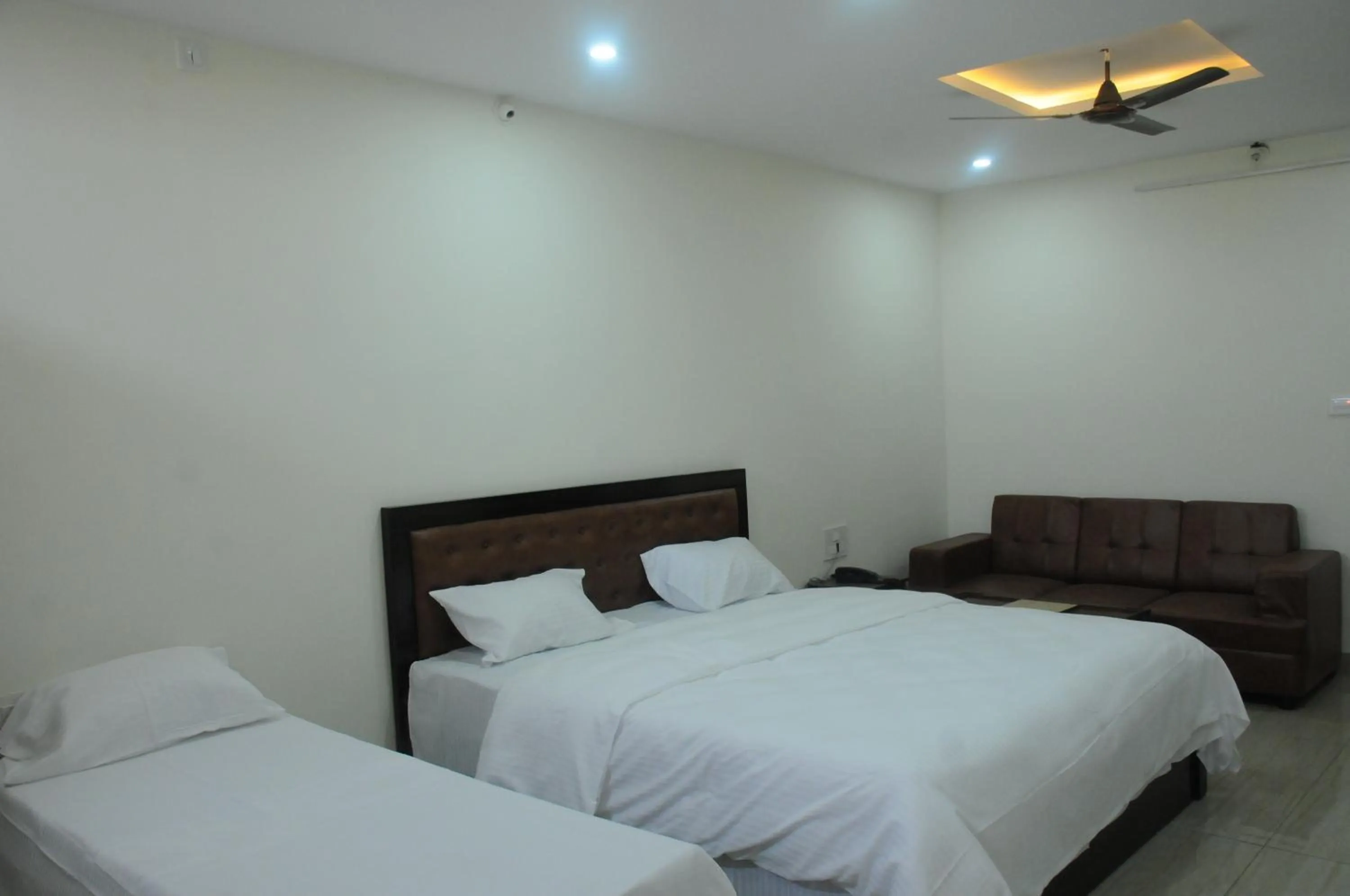 Photo of the whole room, Bed in Amma Inn Elegance Suites and Apartments