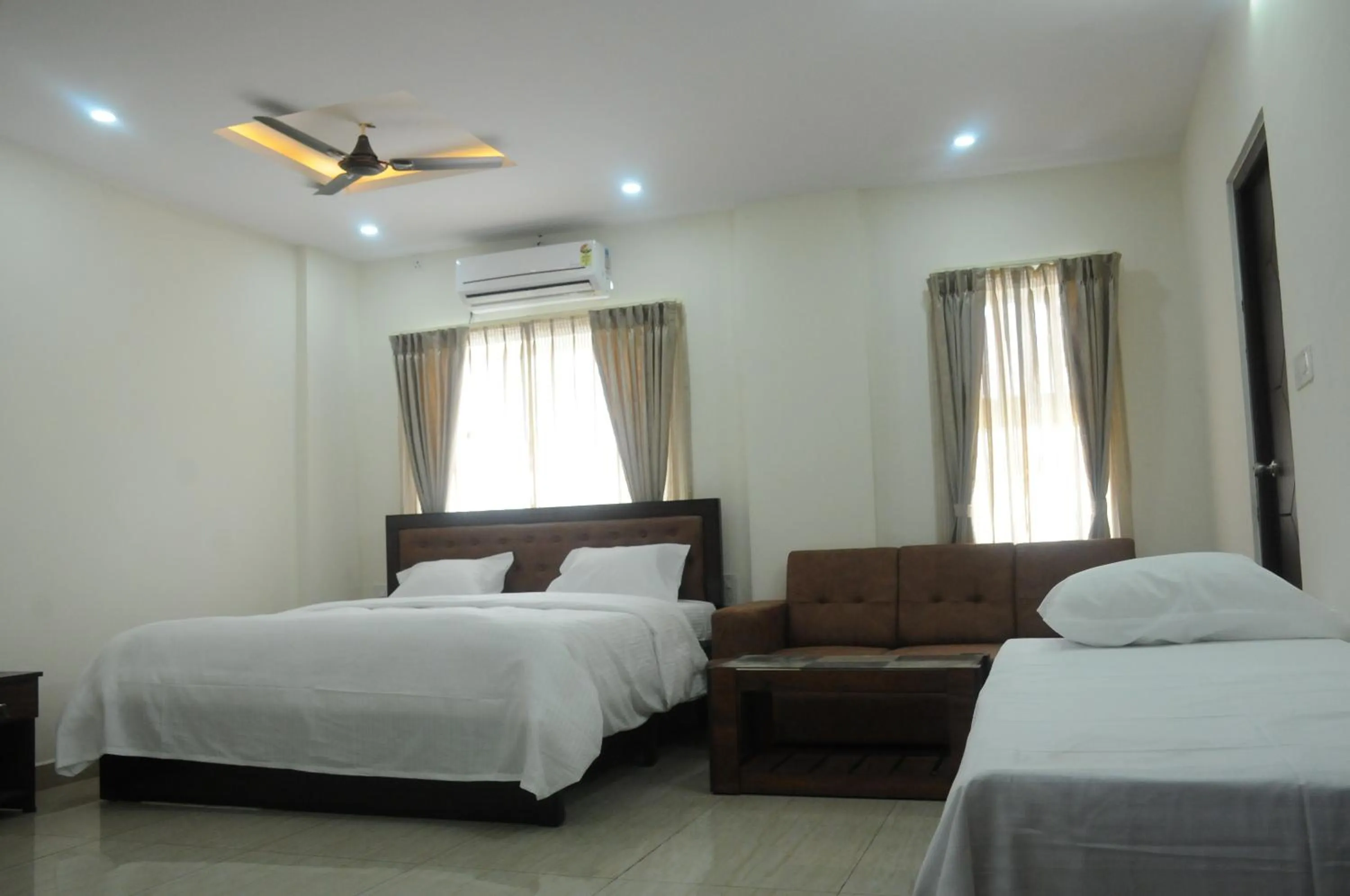 Photo of the whole room, Bed in Amma Inn Elegance Suites and Apartments