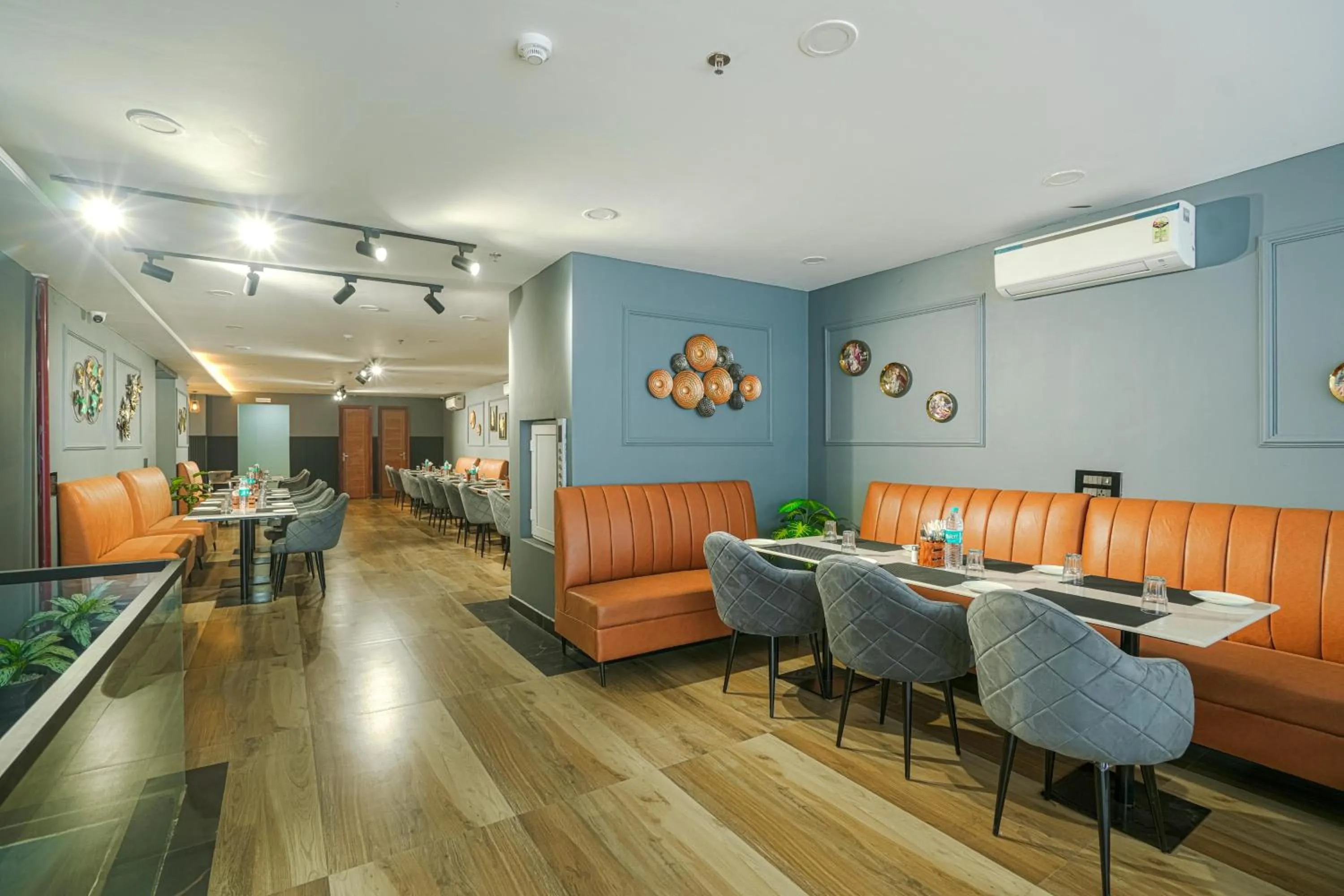 Restaurant/places to eat in HOTEL SKY VIEW - Zirakpur, Chandigarh