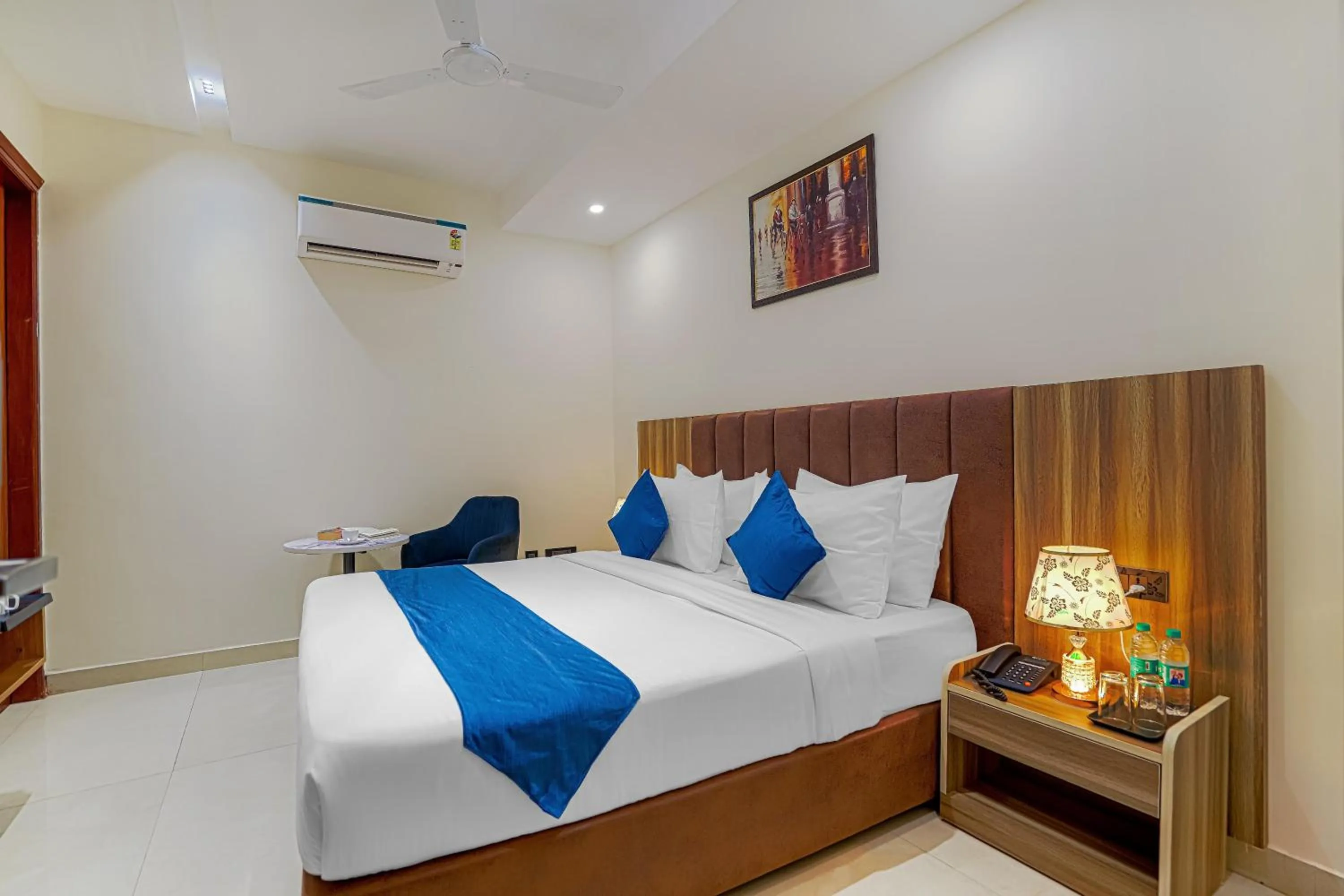 Bed in HOTEL SKY VIEW - Zirakpur, Chandigarh