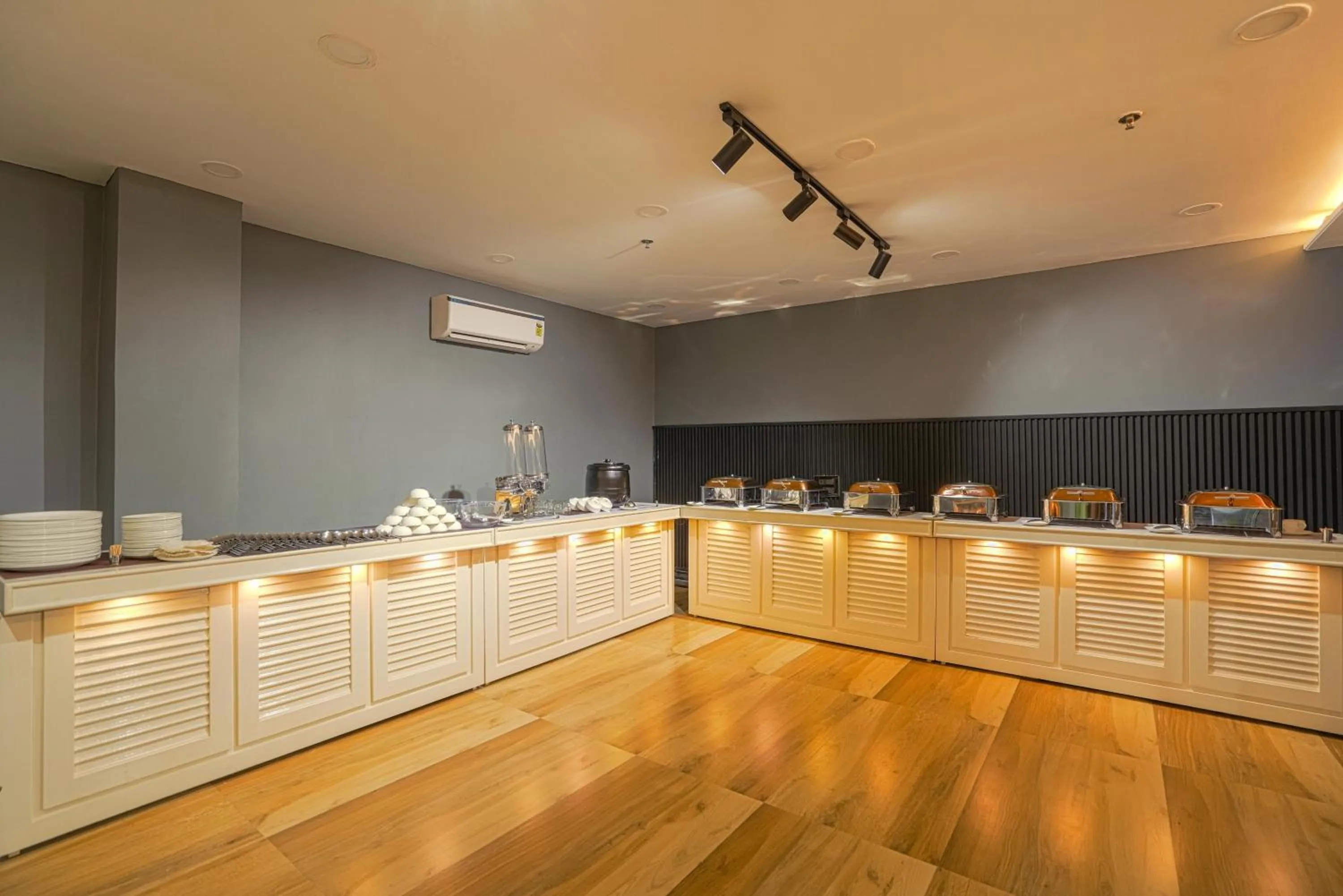 Buffet breakfast in HOTEL SKY VIEW - Zirakpur, Chandigarh