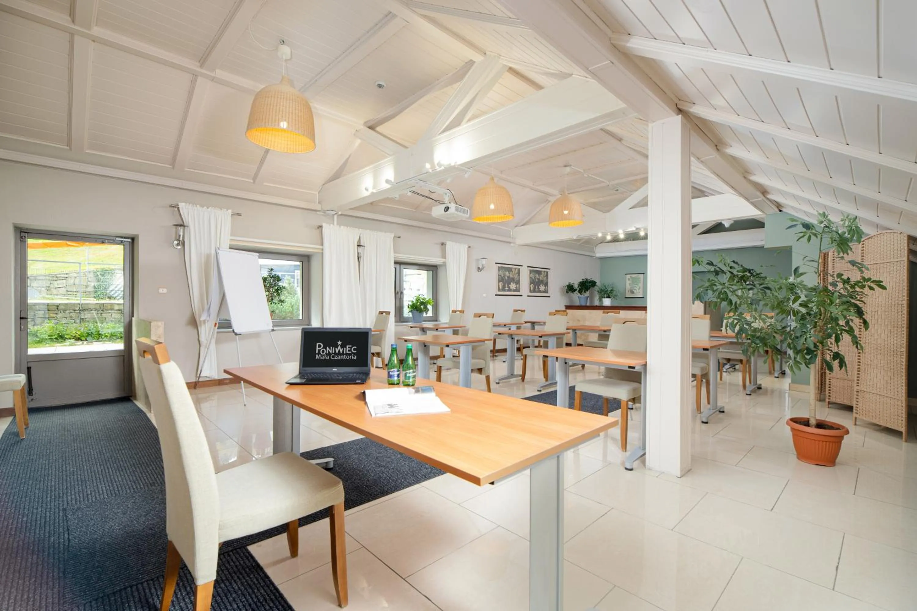 Business facilities in Poniwiec Mała Czantoria