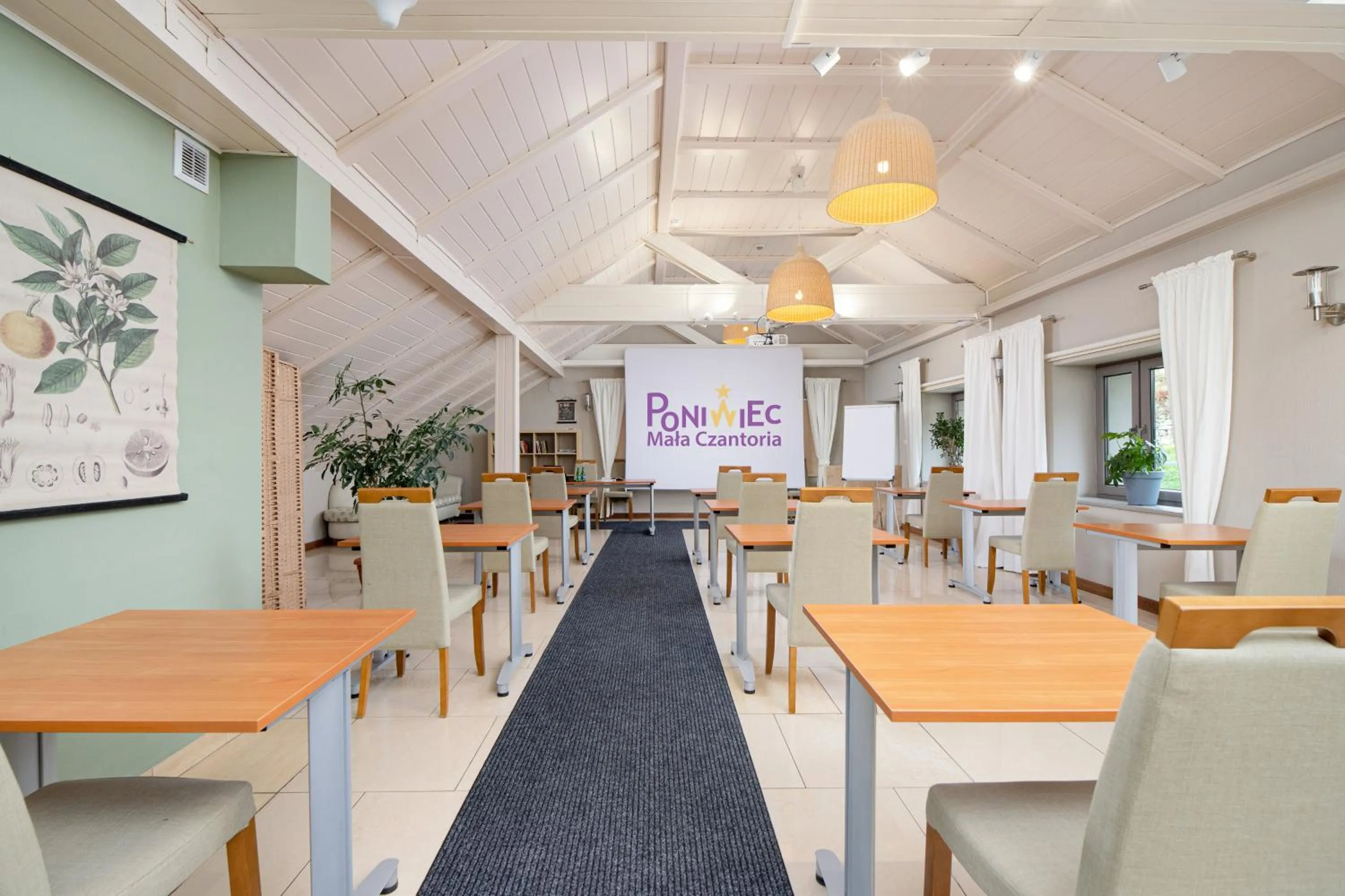 Business facilities in Poniwiec Mała Czantoria