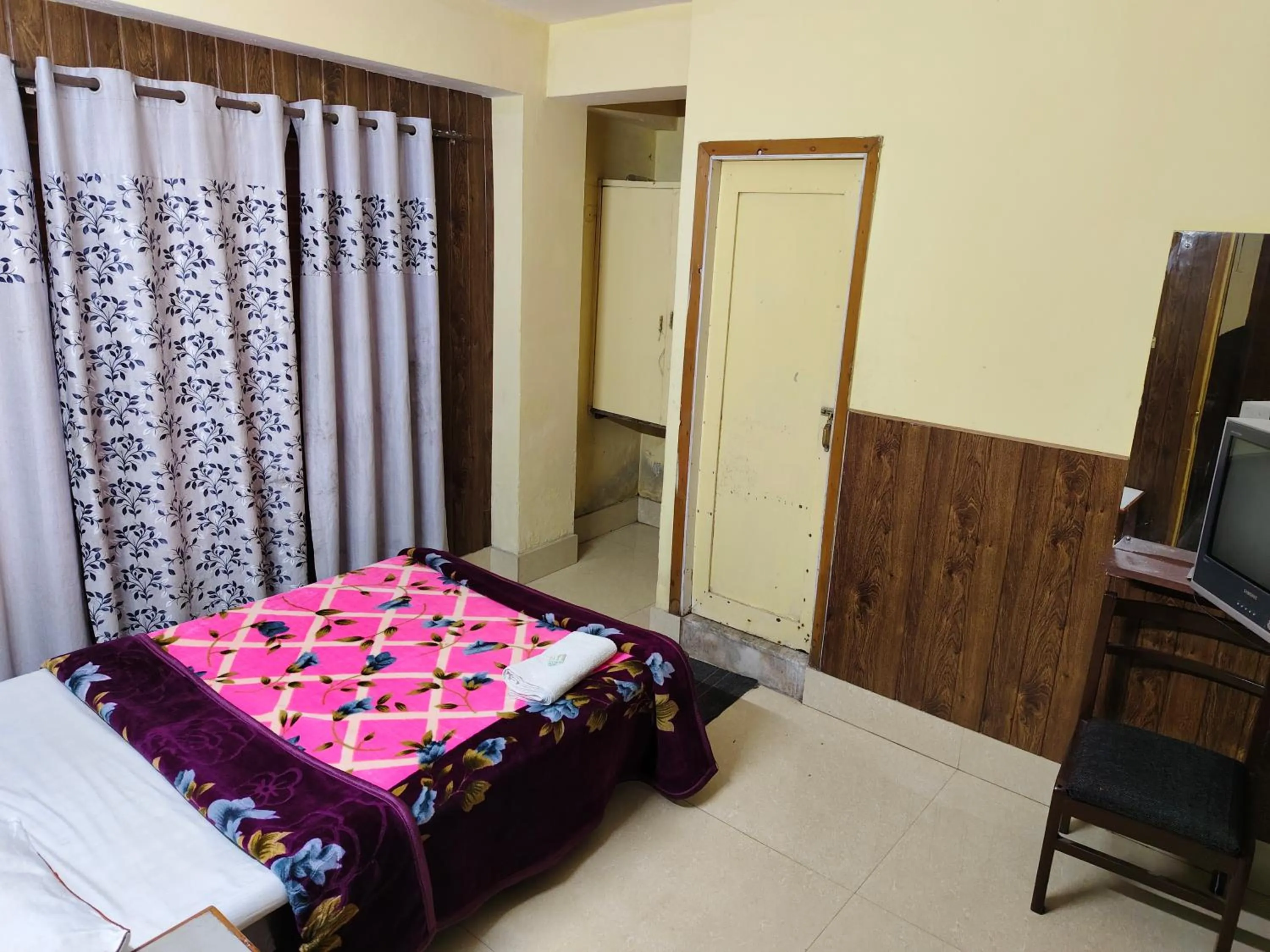 Hotel Lhonark Residency