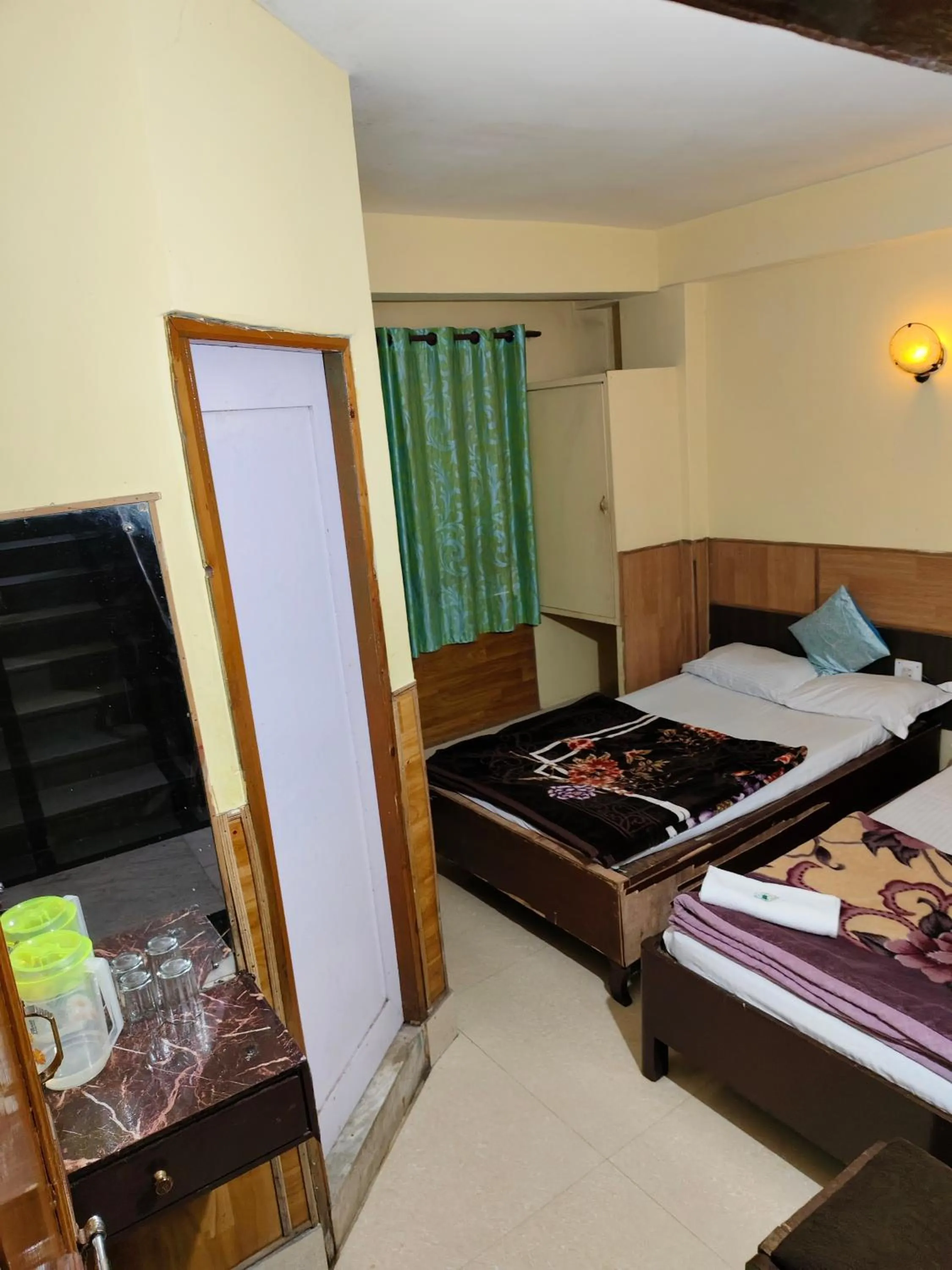 Hotel Lhonark Residency