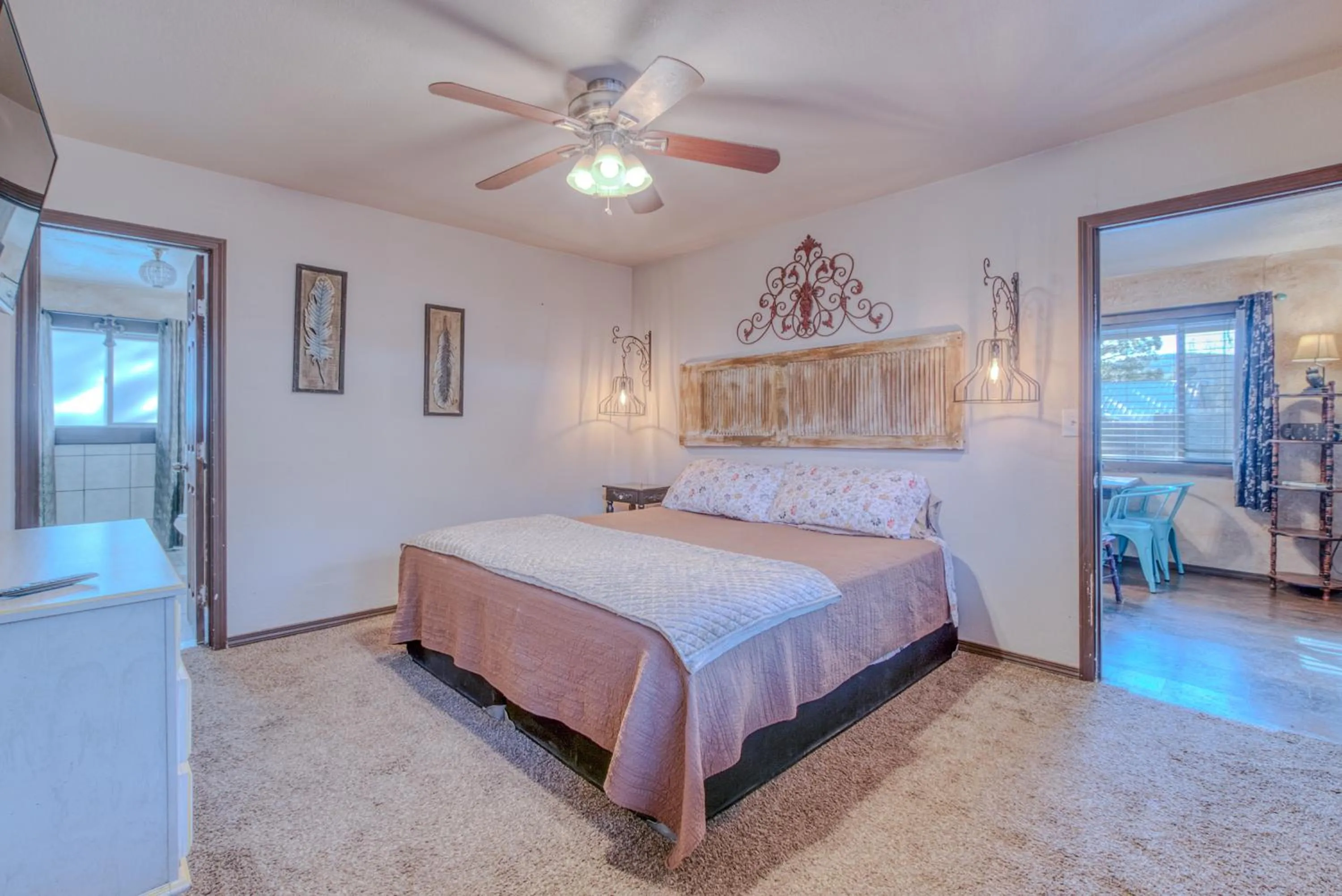 Bed in Enchanted Hideaway Cabins and Cottages