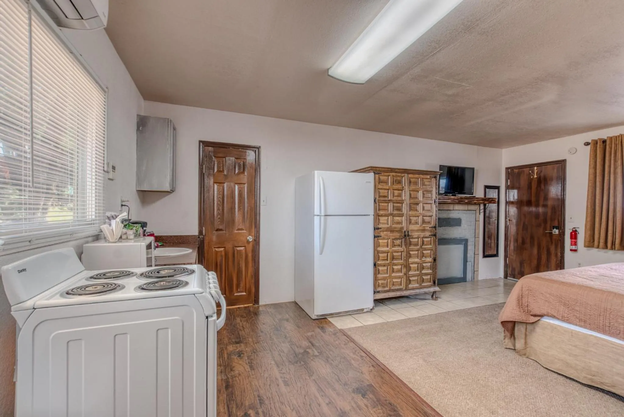 Bed in Enchanted Hideaway Cabins and Cottages