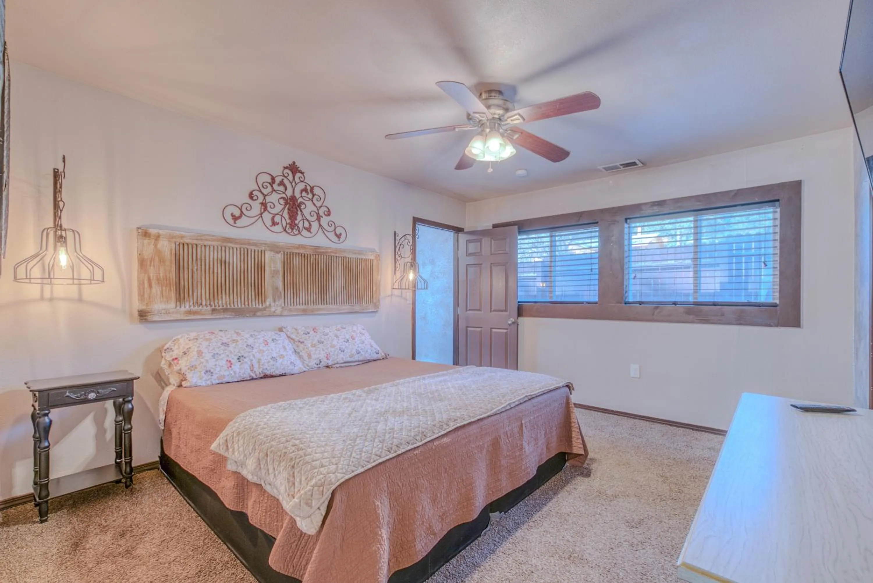 Bed in Enchanted Hideaway Cabins and Cottages