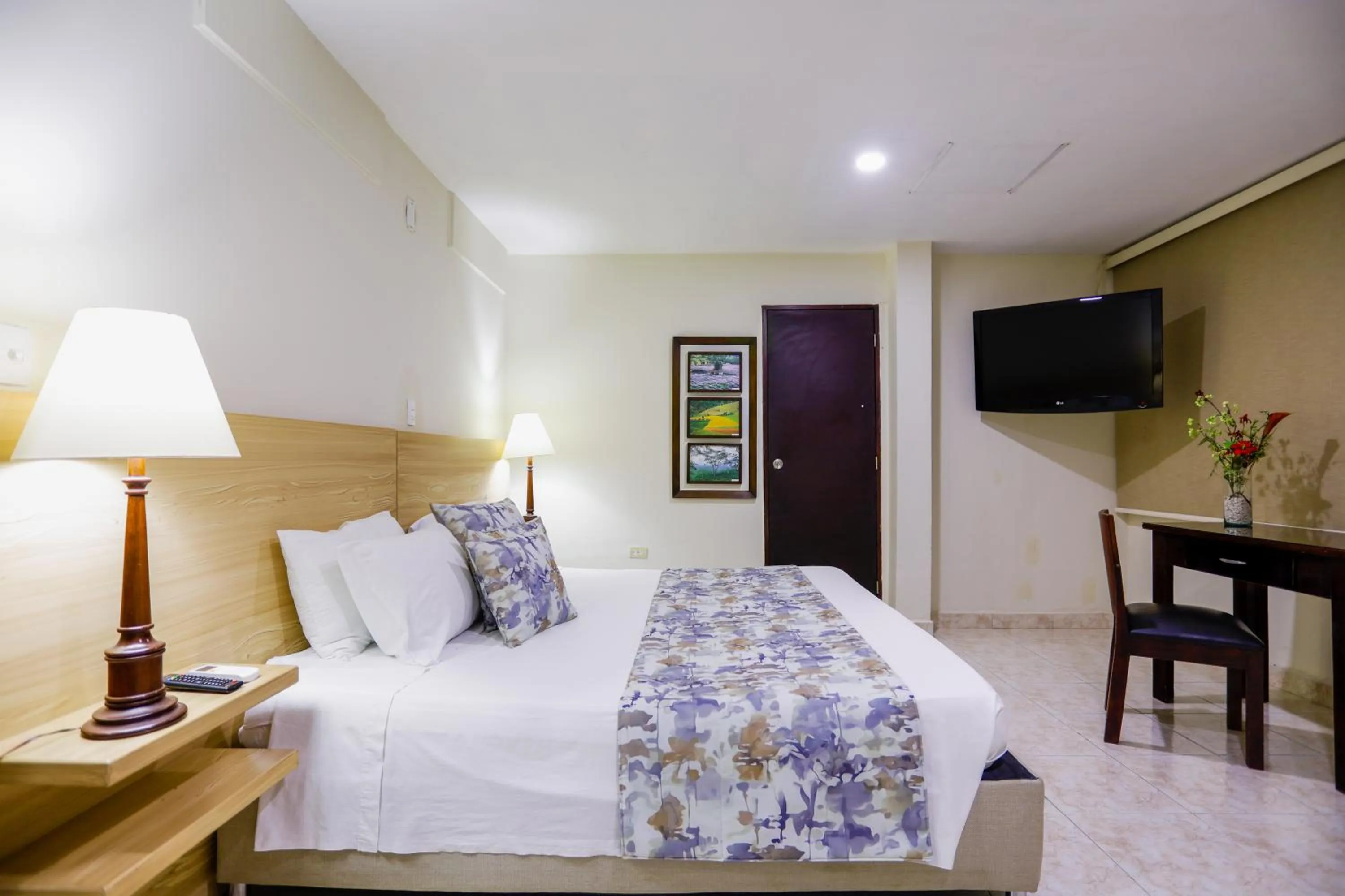 Bed in Hotel San Carlos