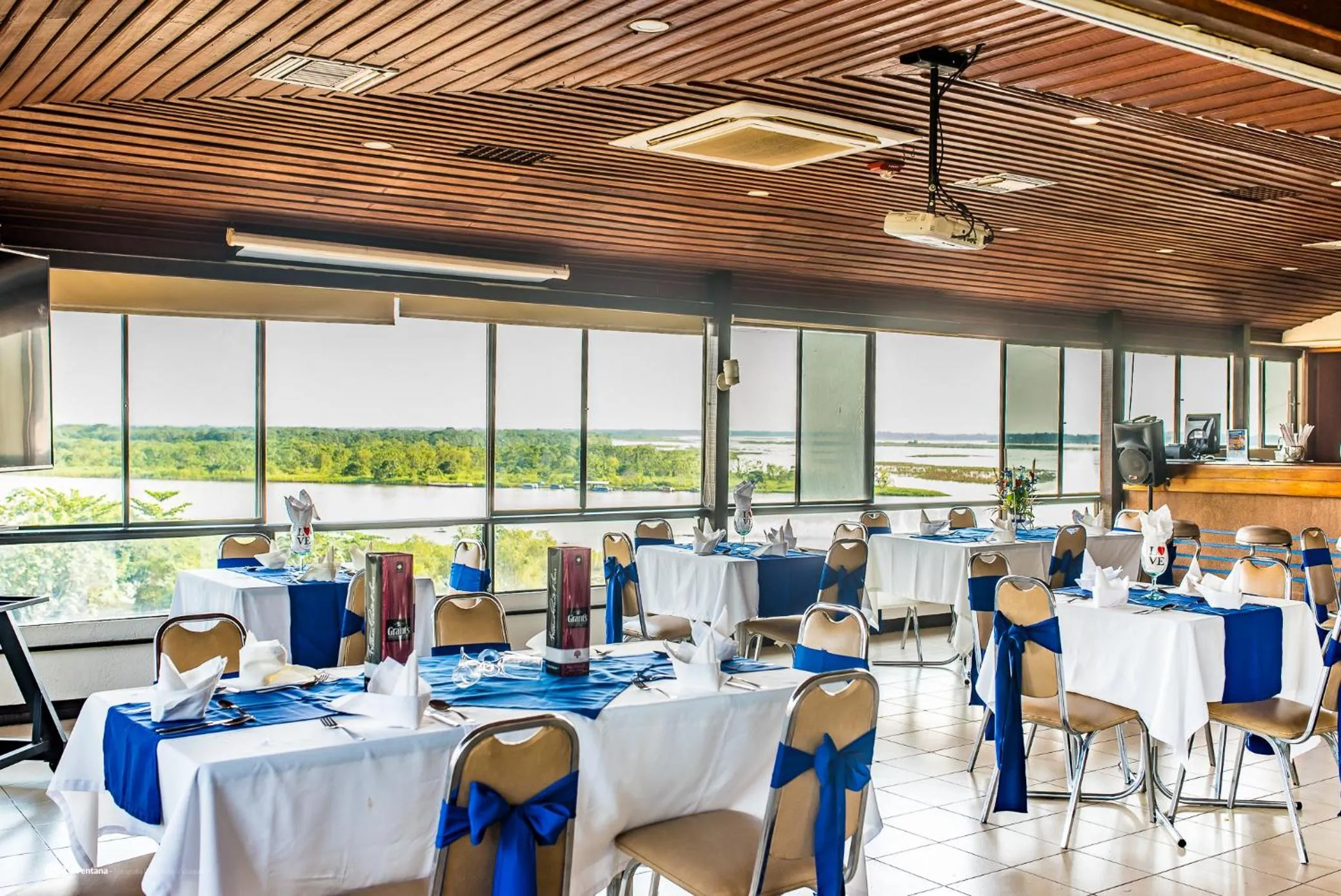 Restaurant/places to eat in Hotel San Carlos