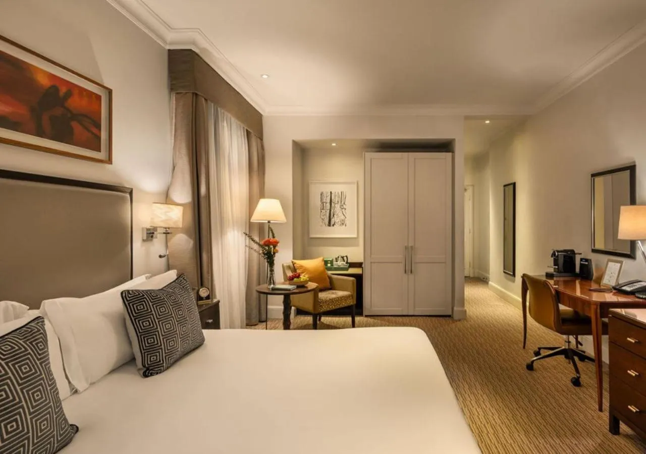Bedroom, Bed in St. James' Court, A Taj Hotel, London