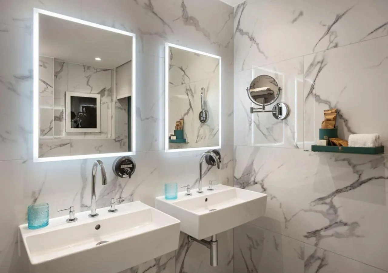 Bathroom in St. James' Court, A Taj Hotel, London