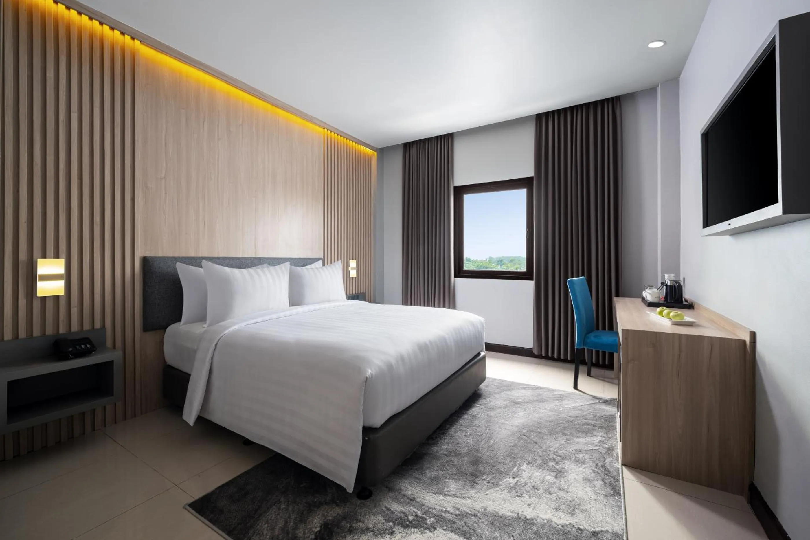 Bedroom, Bed in Aston Inn Rembang