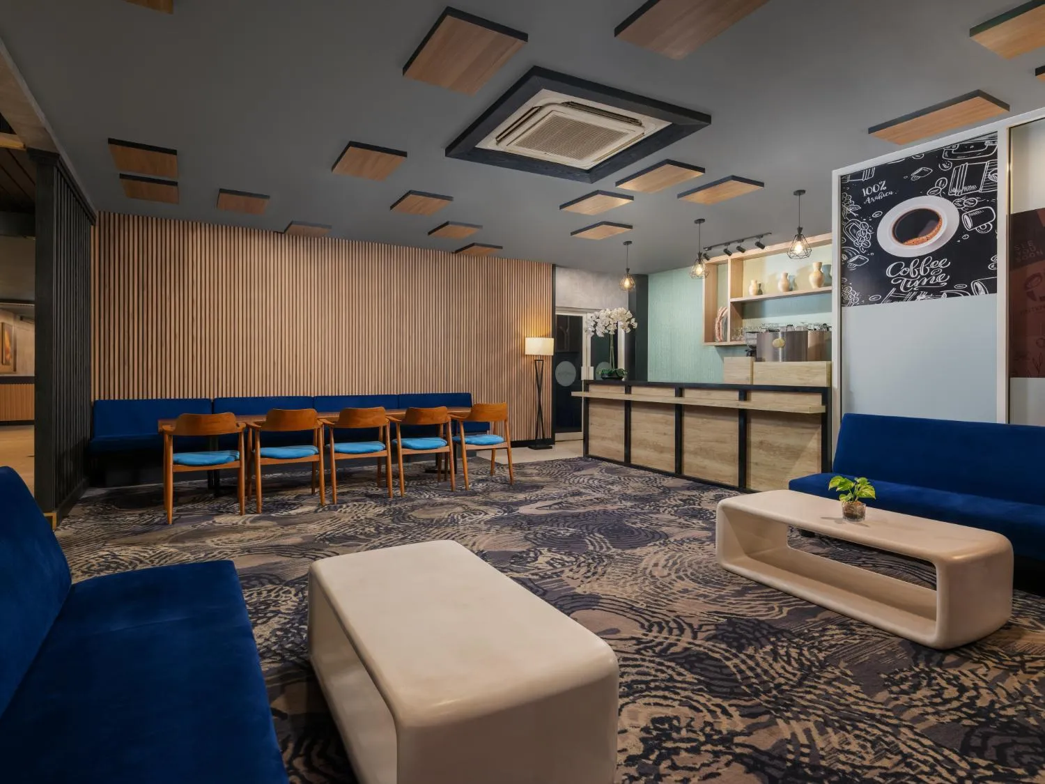 Lounge or bar in Aston Inn Rembang