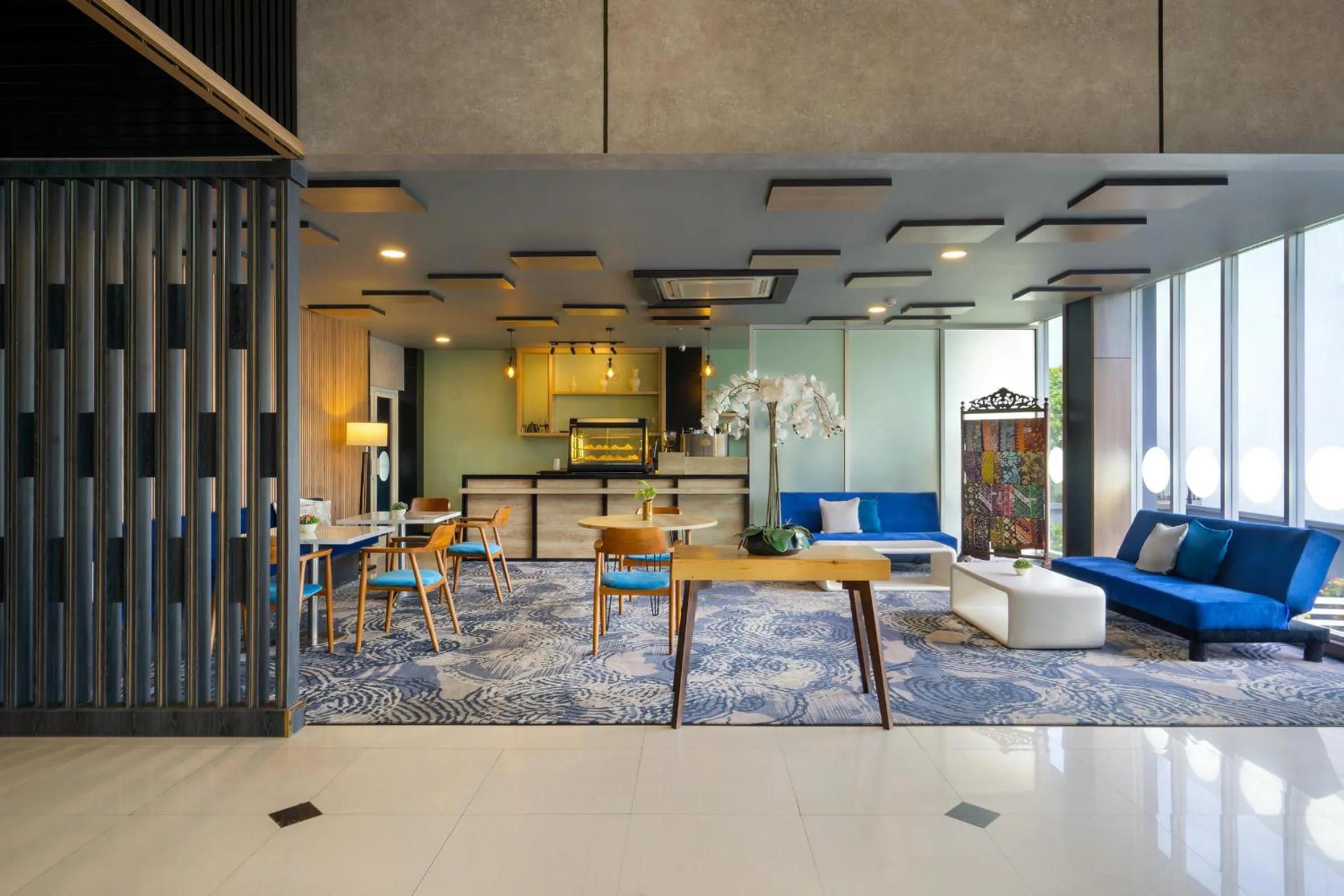 Lounge or bar in Aston Inn Rembang