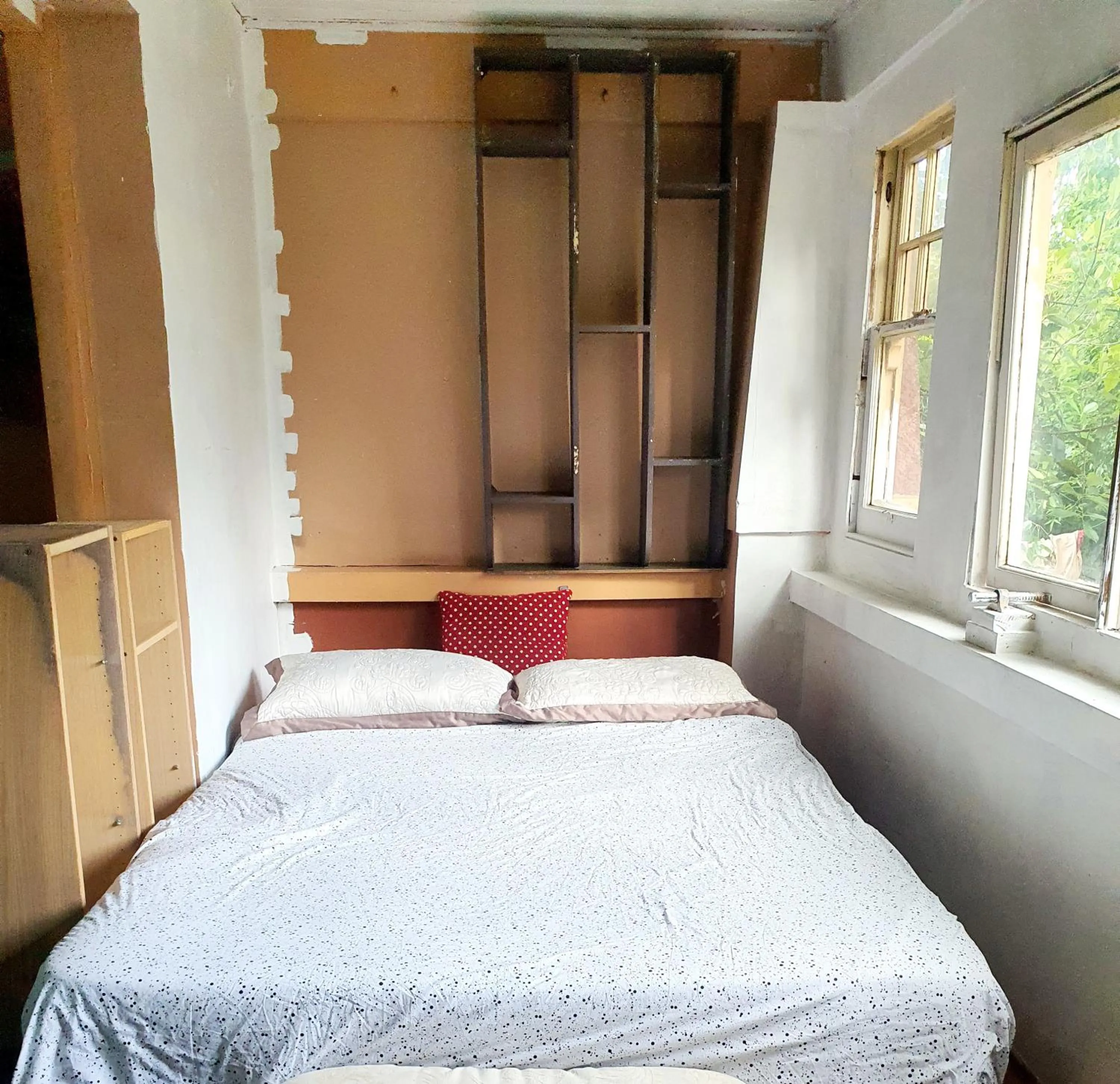 Bed in St Kilda East backpackers' hostel