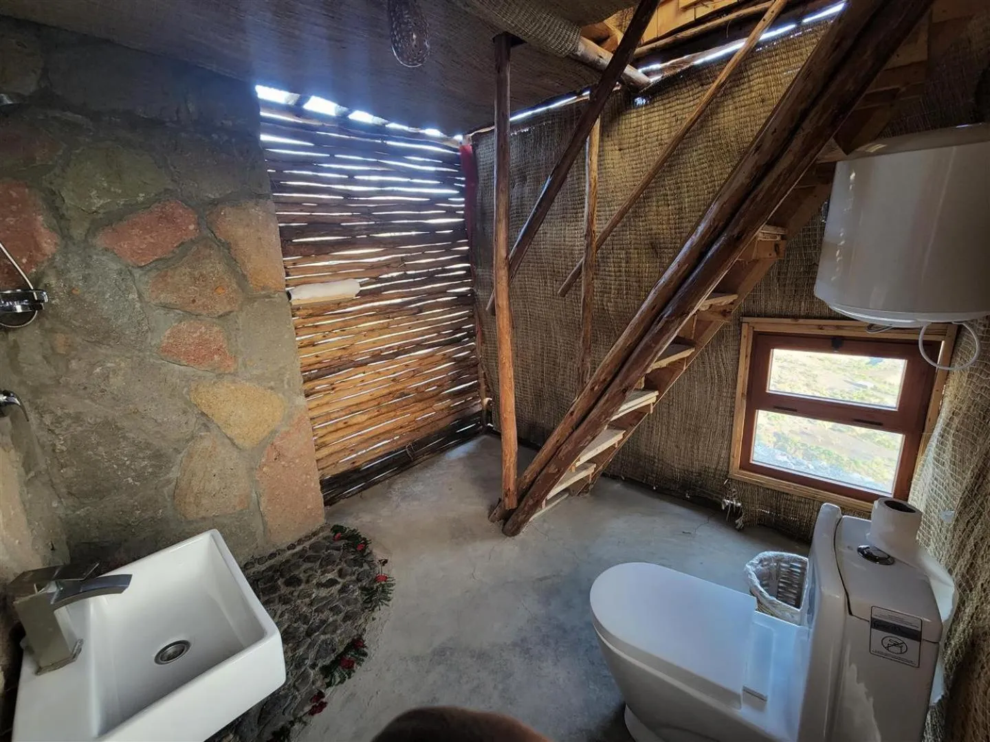Shower in Sora Lodge Lalibela