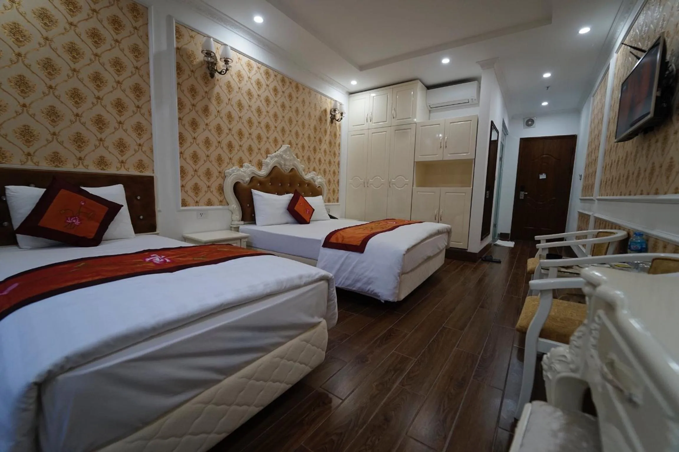 Photo of the whole room, Bed in Busan Hotel