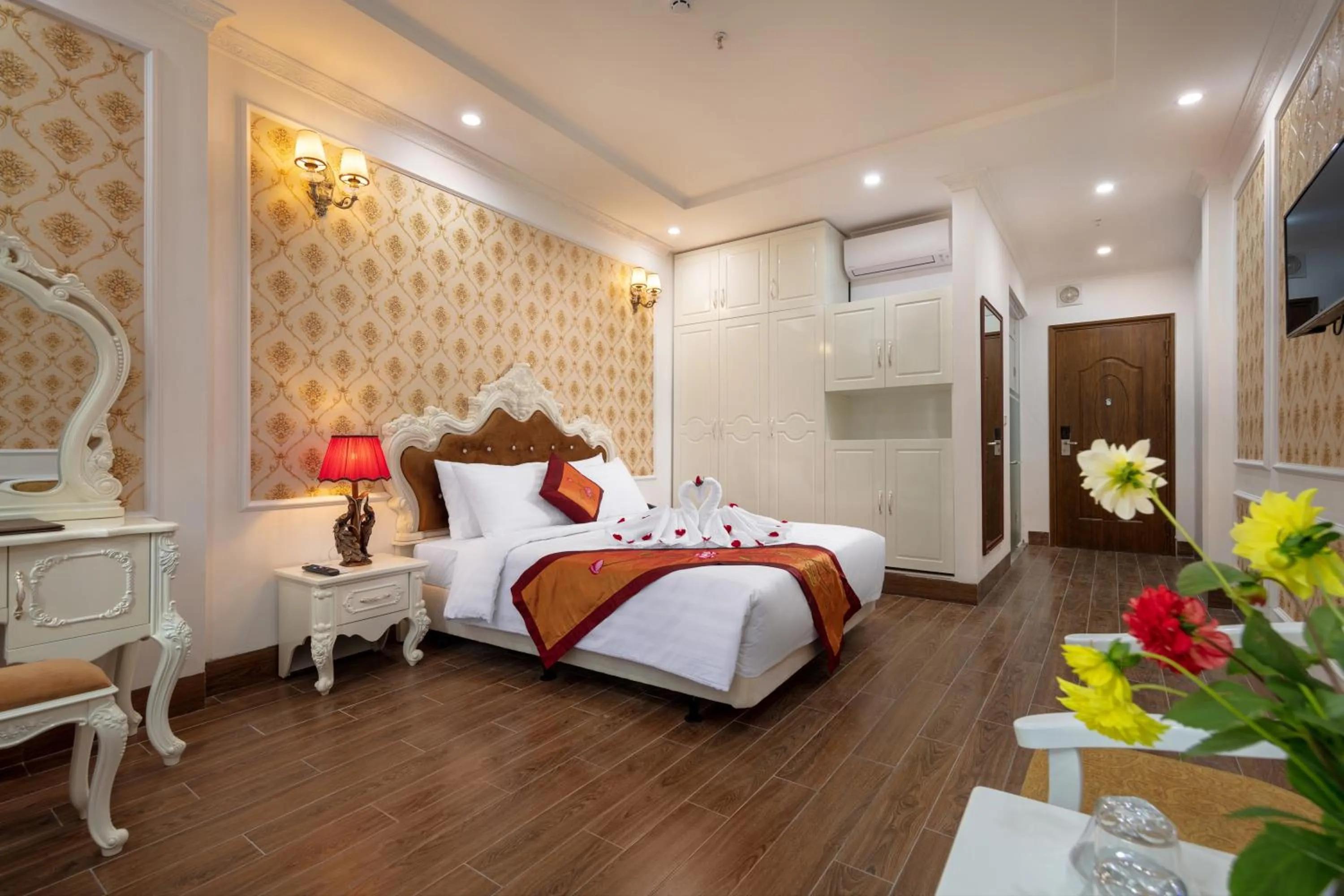 Photo of the whole room, Bed in Busan Hotel