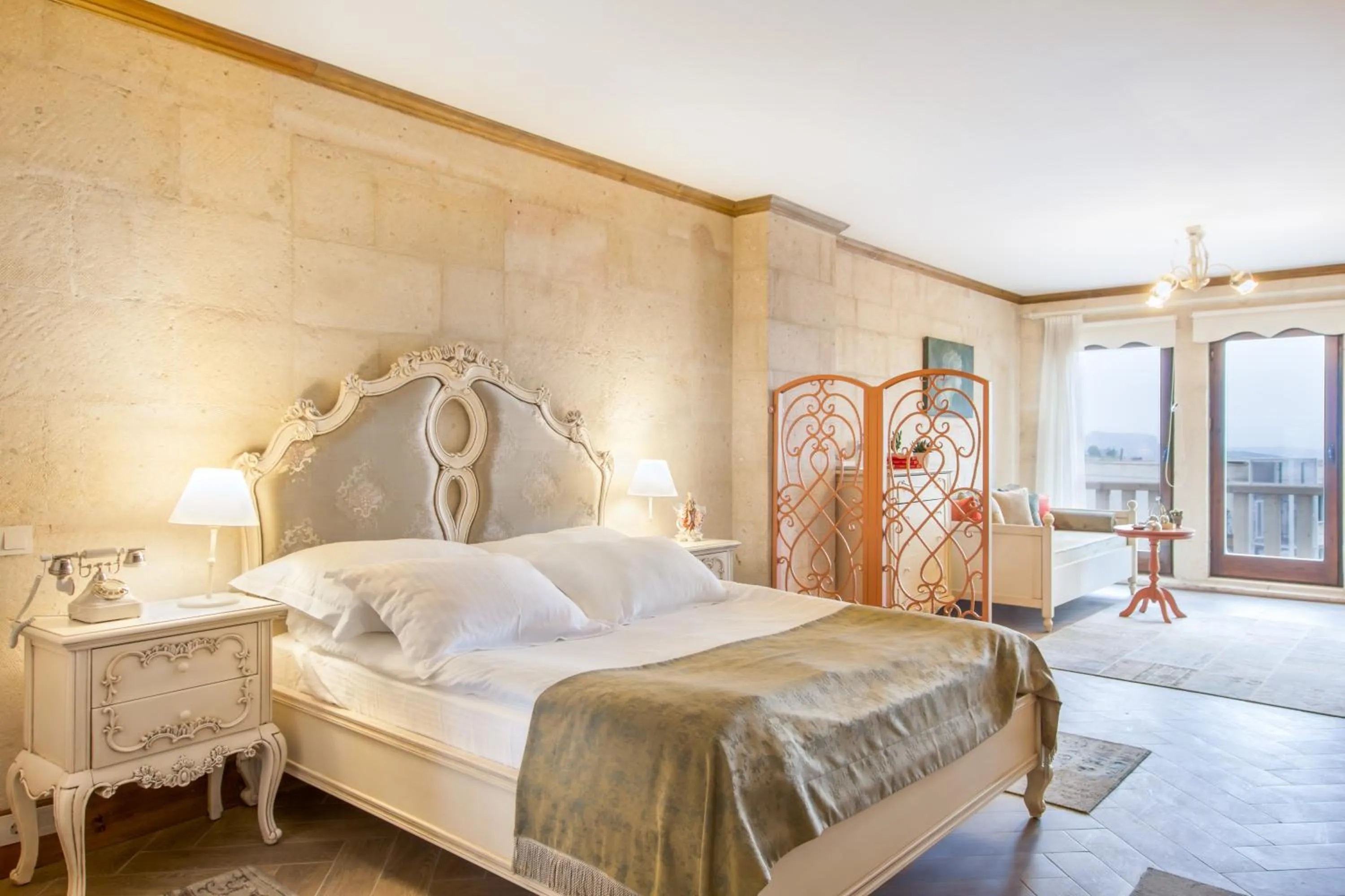 Massage, Bed in Cappadocia Minia Cave Hotel