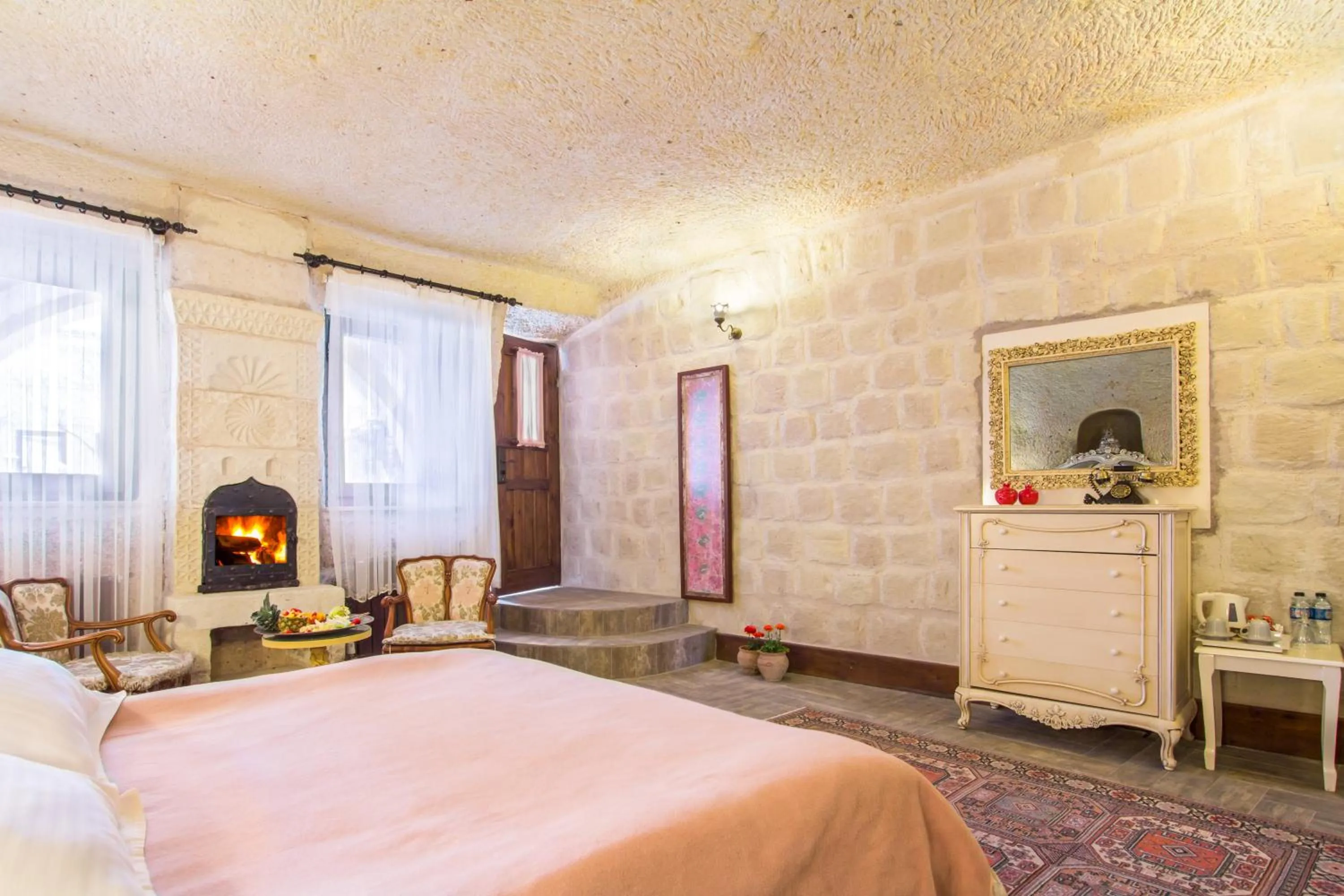 Massage, Bed in Cappadocia Minia Cave Hotel