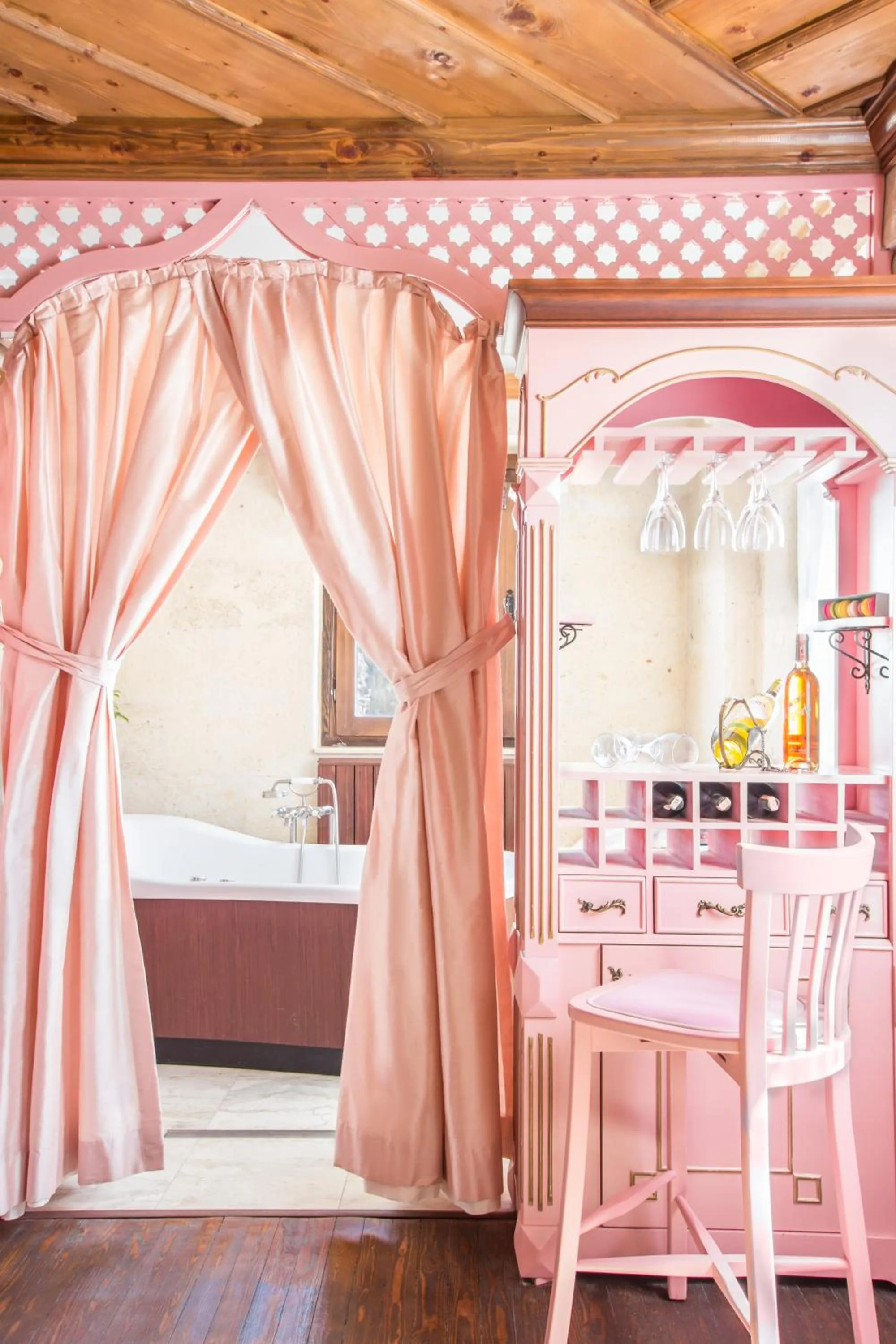 Massage, Bed in Cappadocia Minia Cave Hotel