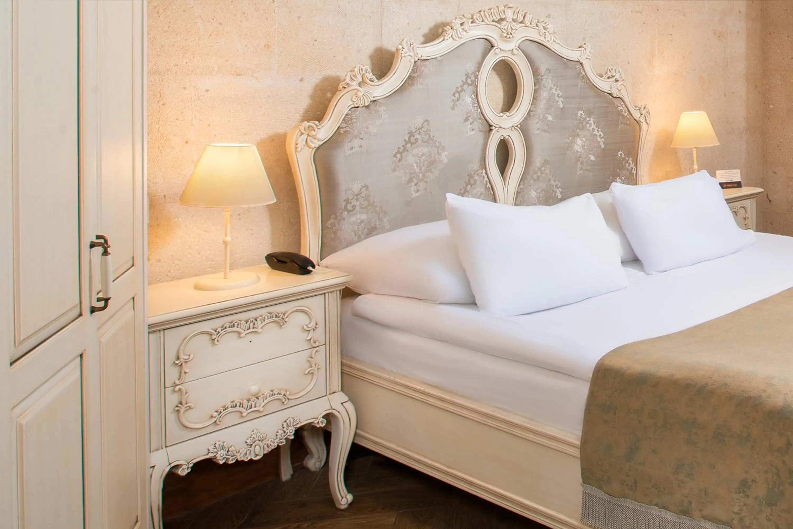 Bed in Cappadocia Minia Cave Hotel