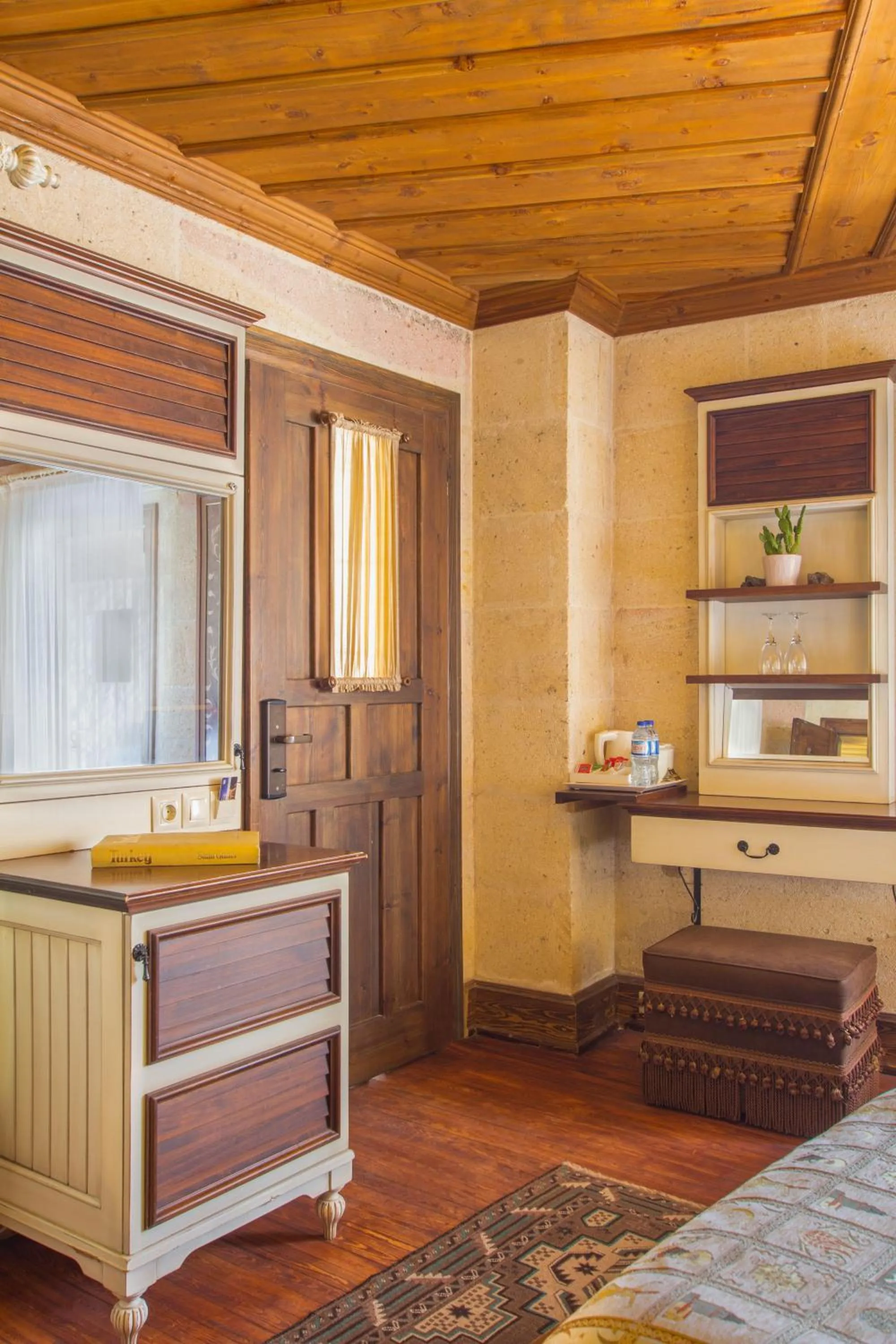 Photo of the whole room, Bed in Cappadocia Minia Cave Hotel