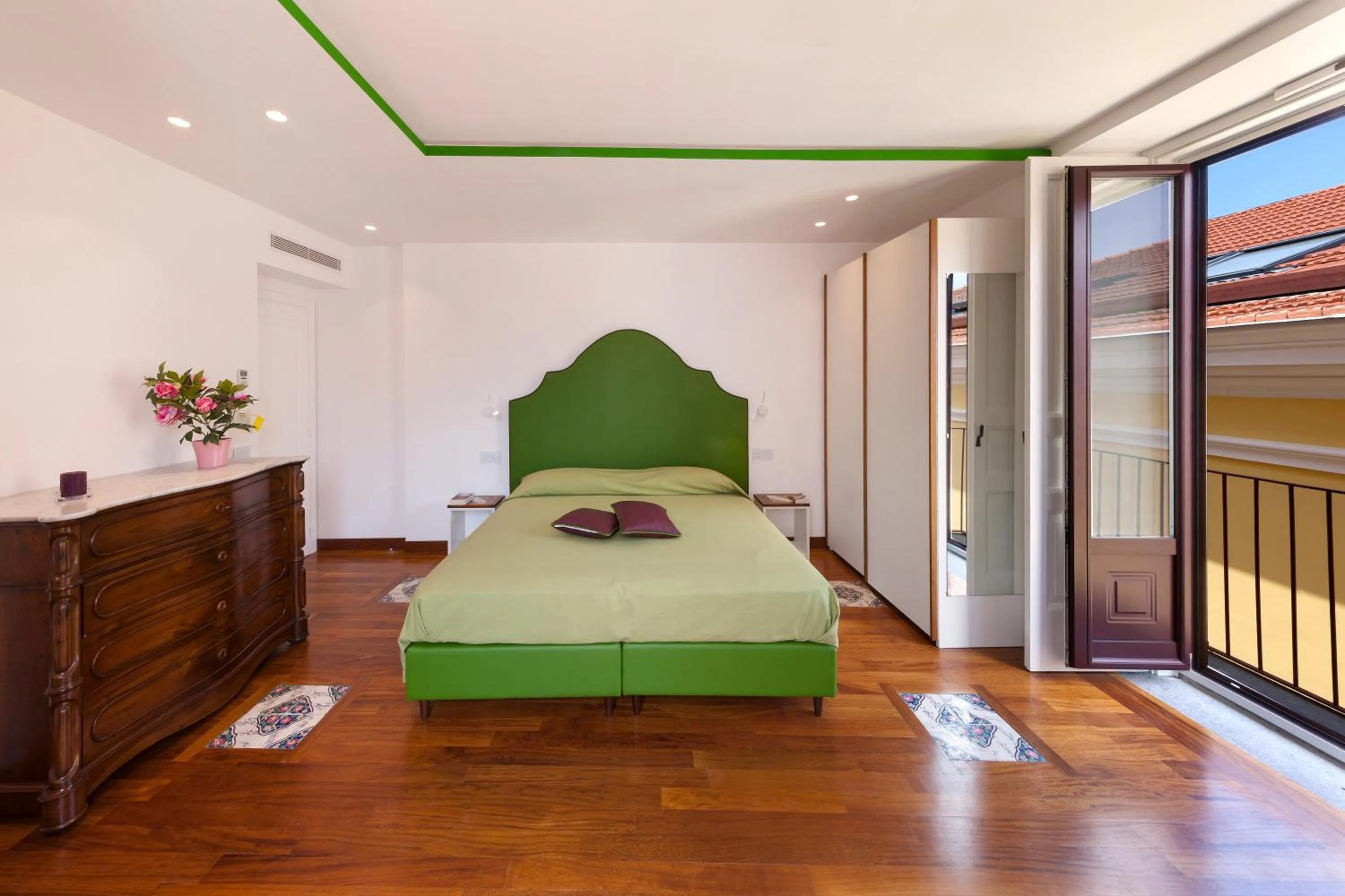 Photo of the whole room, Bed in La Casa dell'Orologio - MAIN SQUARE